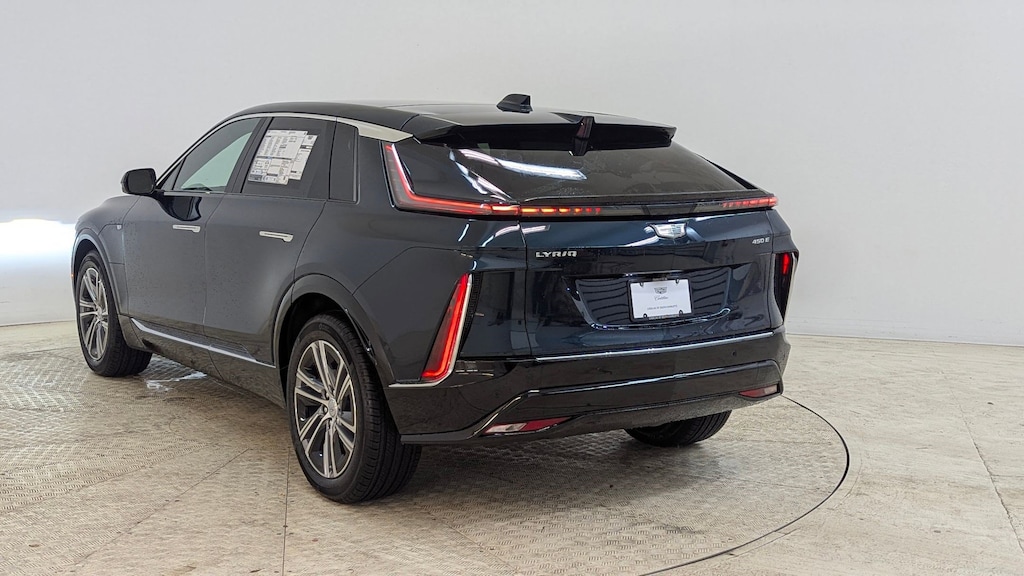New 2026 CADILLAC LYRIQ Luxury SUV