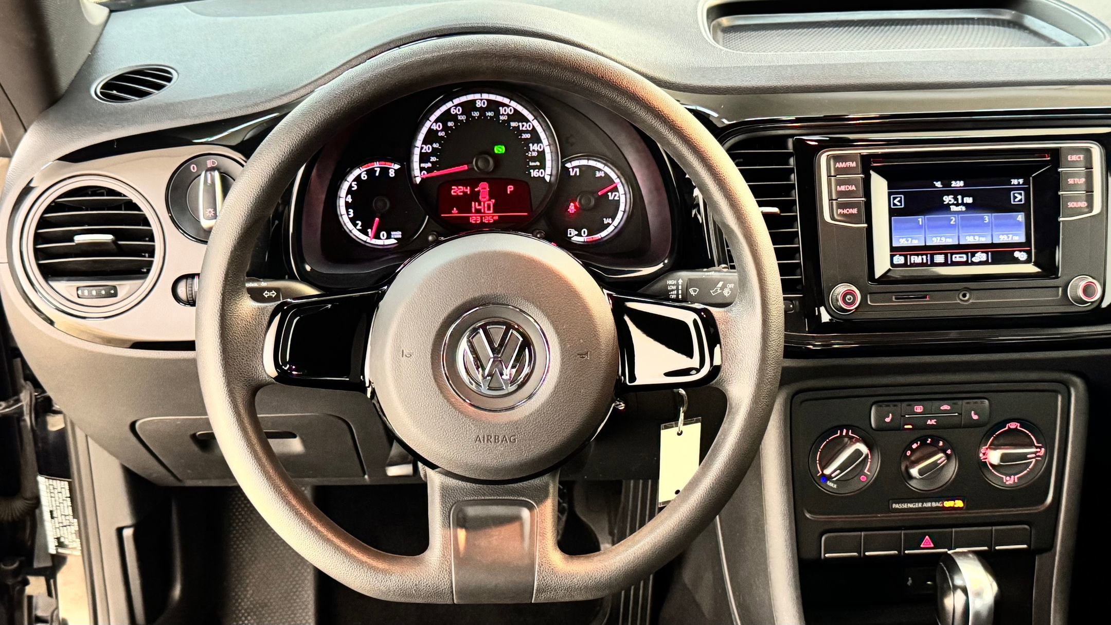 2016 Volkswagen Beetle 1.8T photo 4