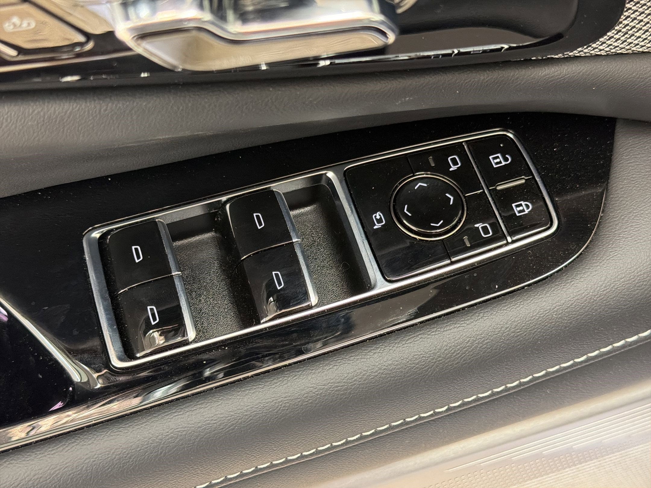 2025 Cadillac OPTIQ Luxury 1 - Photo 13