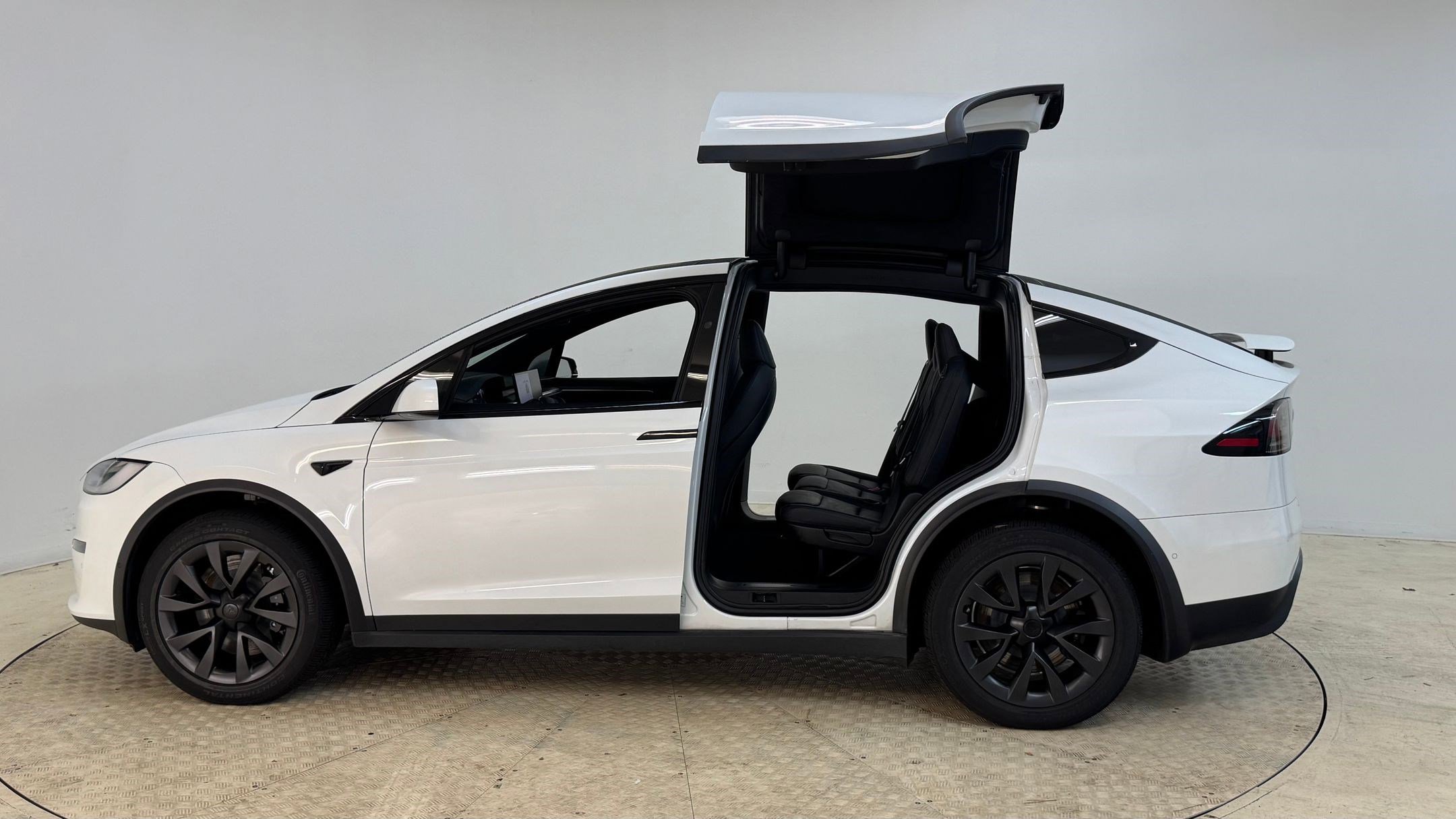 2022 Tesla Model X photo 2