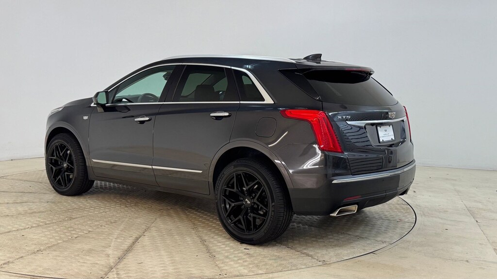 Used 2017 CADILLAC XT5 Luxury FWD SUV
