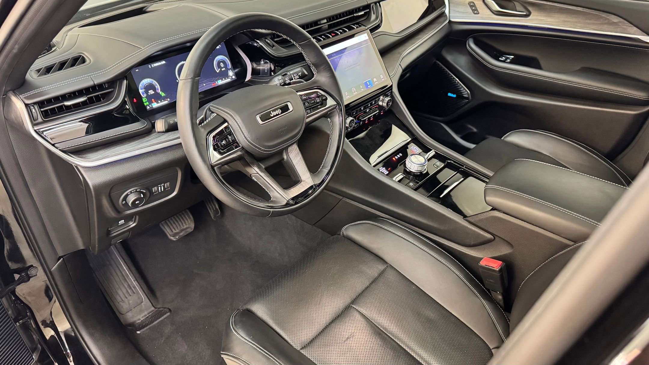 2022 Jeep Cherokee Overland photo 4