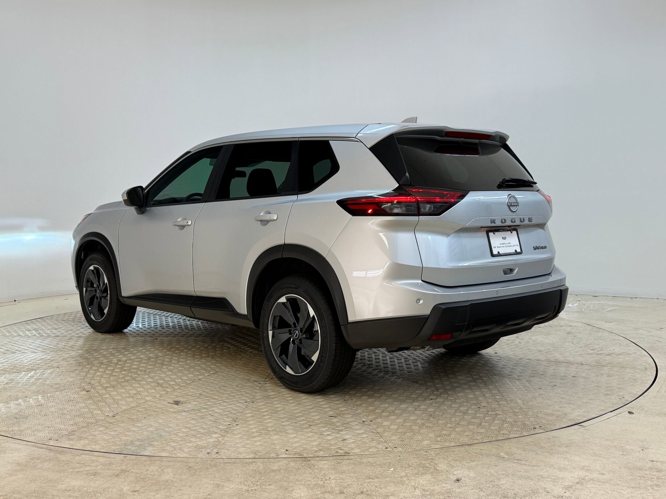 2024 Nissan Rogue SV photo 3