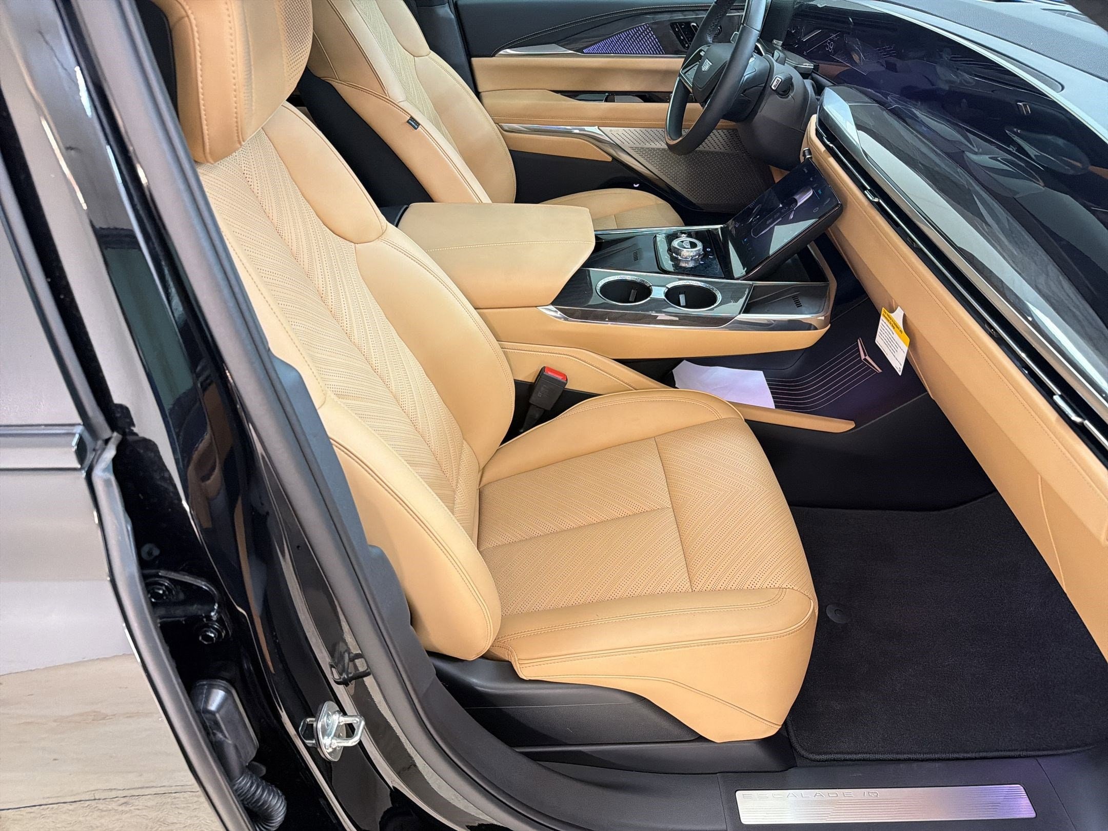 2025 Cadillac Escalade IQ Luxury 2 - Photo 28