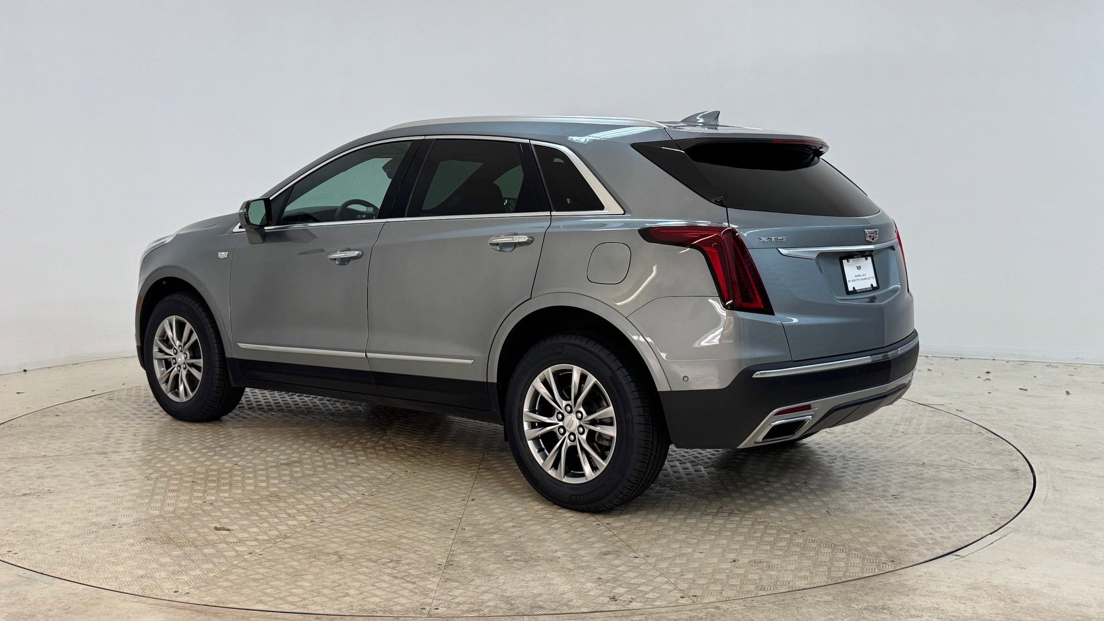 2023 Cadillac XT5 Premium Luxury photo 3
