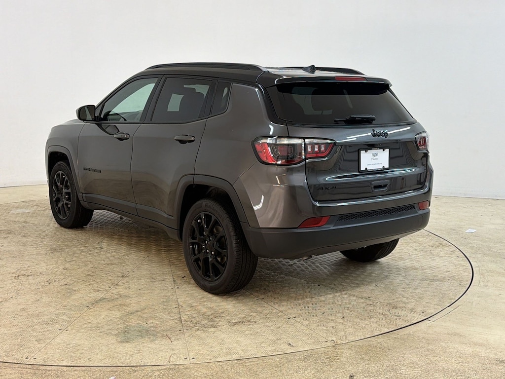 Used 2023 Jeep Compass Altitude