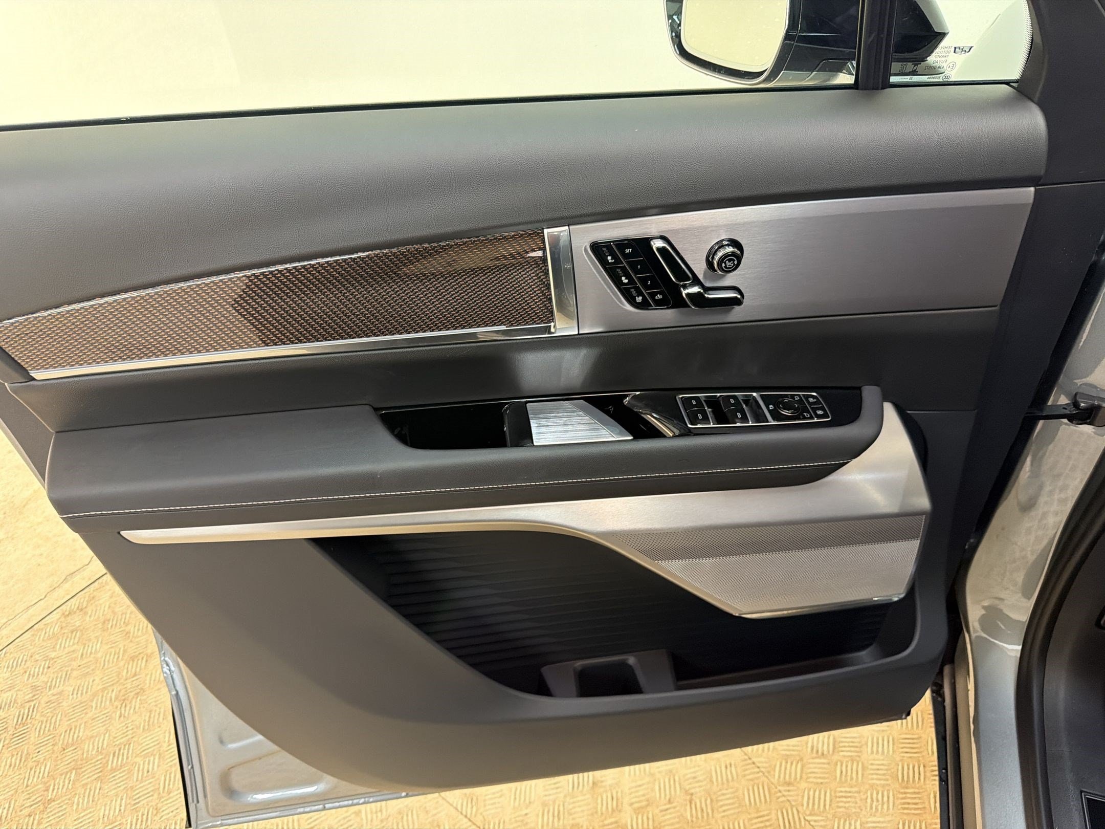 2027 Cadillac VISTIQ Sport - Photo 13