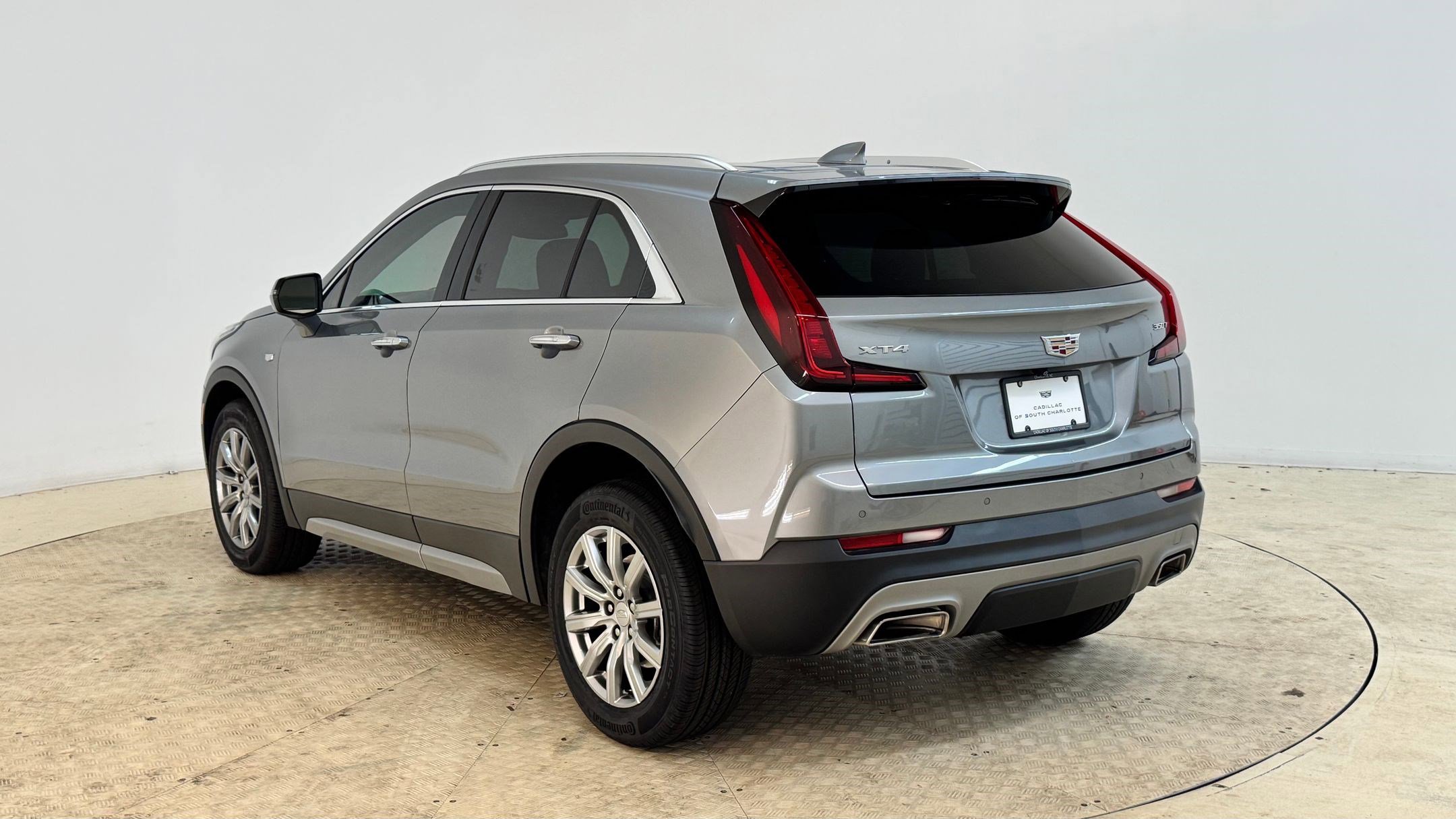 2023 Cadillac XT4 Premium Luxury photo 2