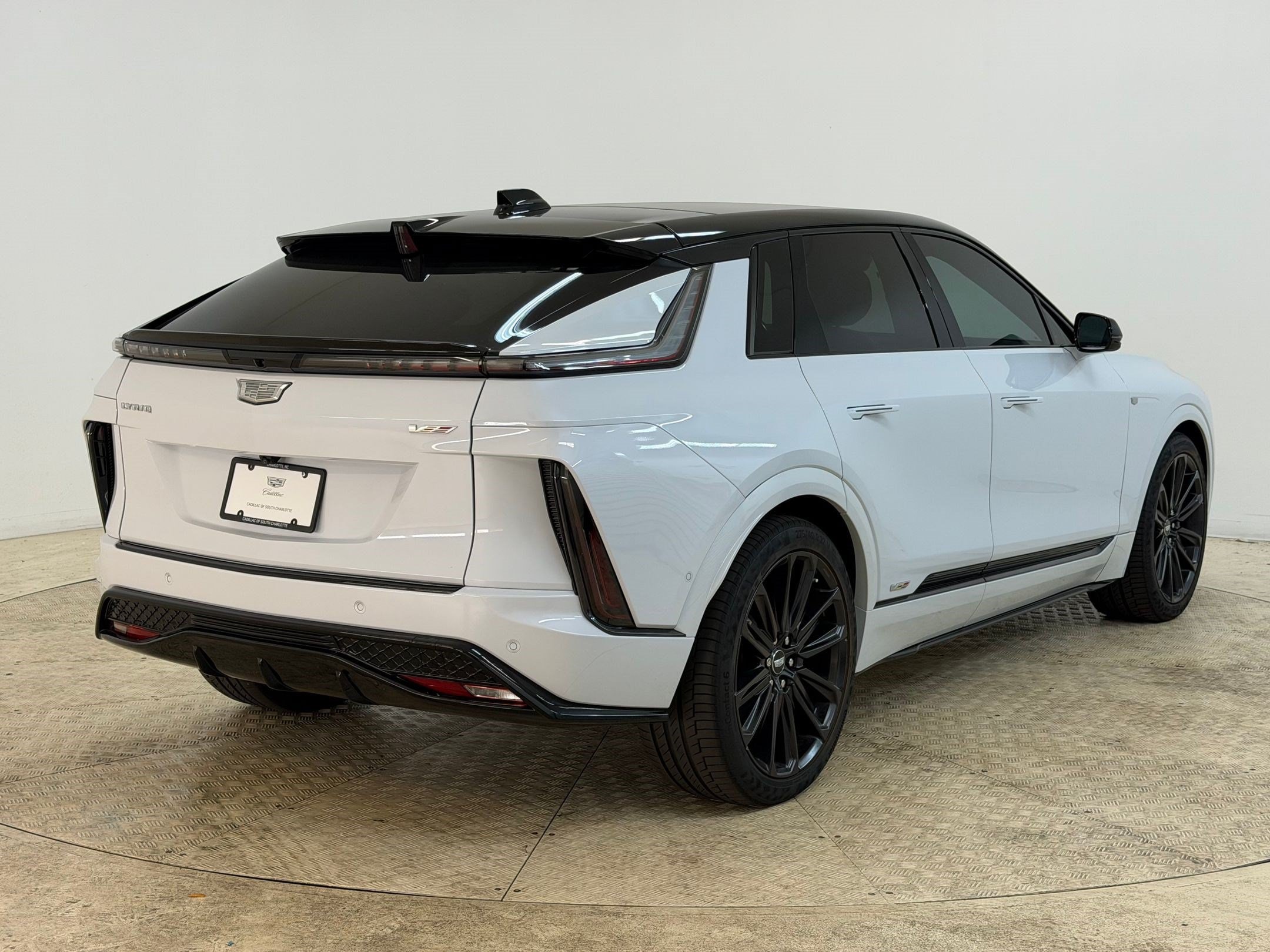 2026 Cadillac LYRIQ V Premium - Photo 9