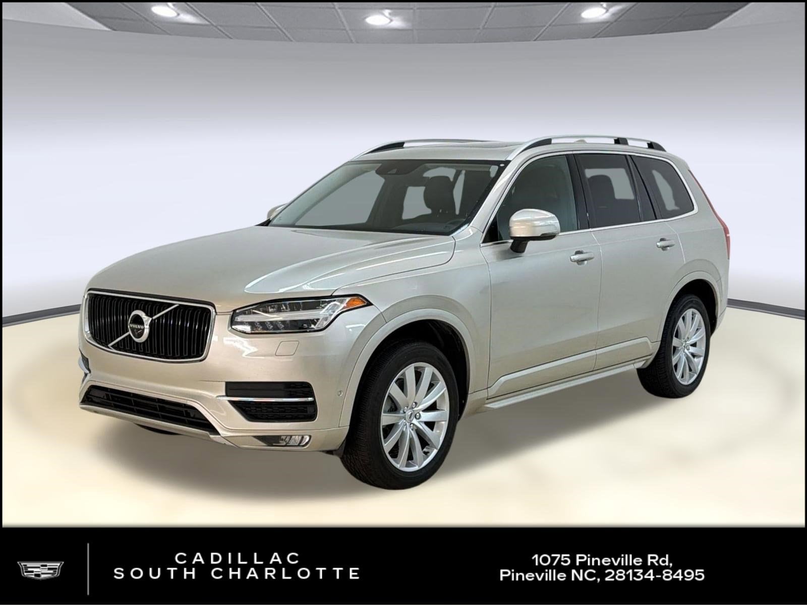 2018 Volvo XC90 T6 AWD Momentum's photo