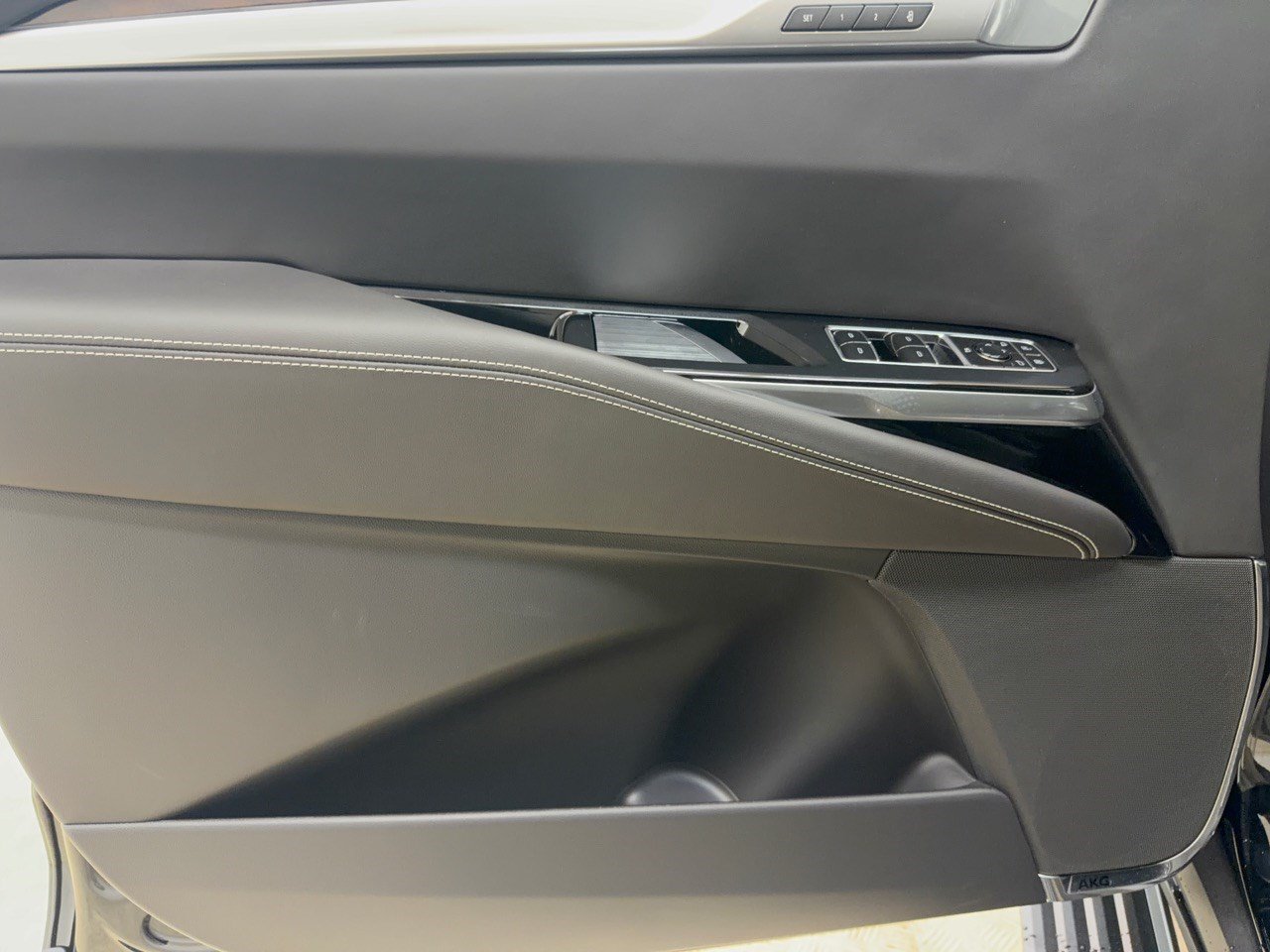 2026 Cadillac Escalade Platinum Sport - Photo 14