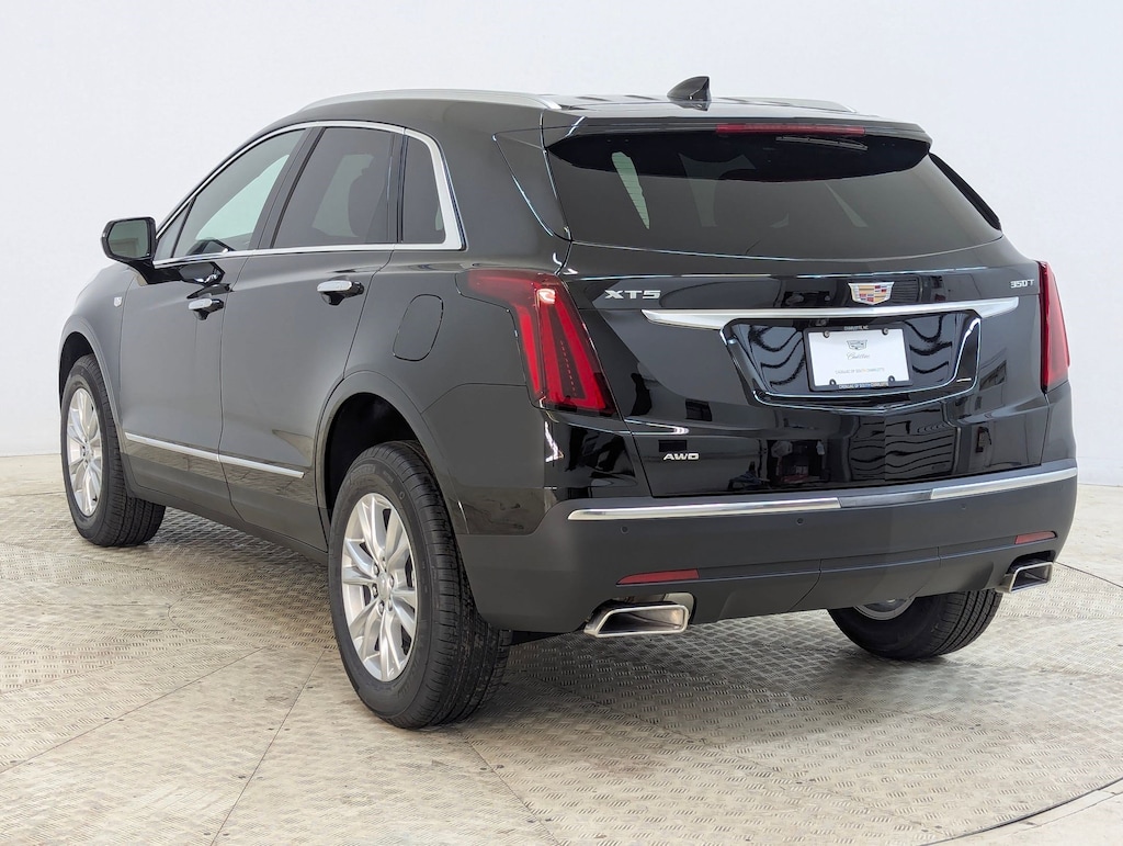 New 2026 CADILLAC XT5 Luxury SUV