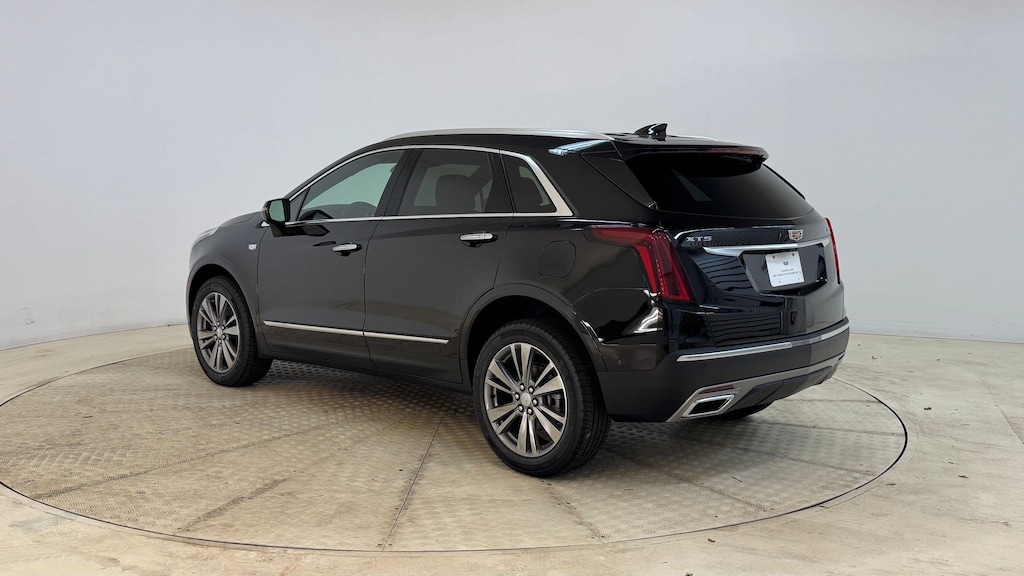 New 2026 CADILLAC XT5 Premium Luxury SUV