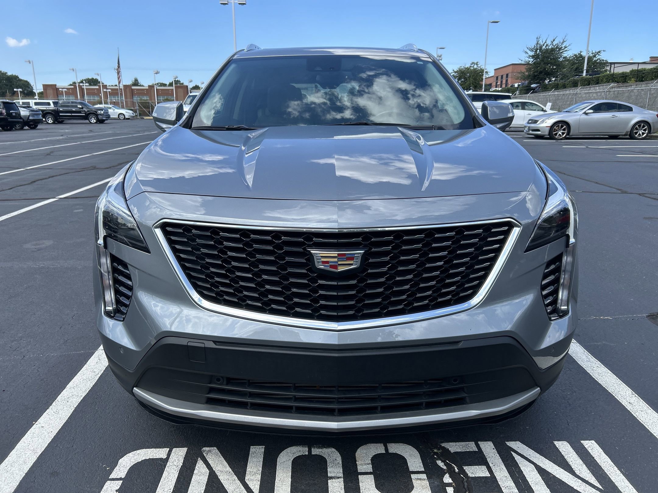 2023 Cadillac XT4 Premium Luxury photo 2
