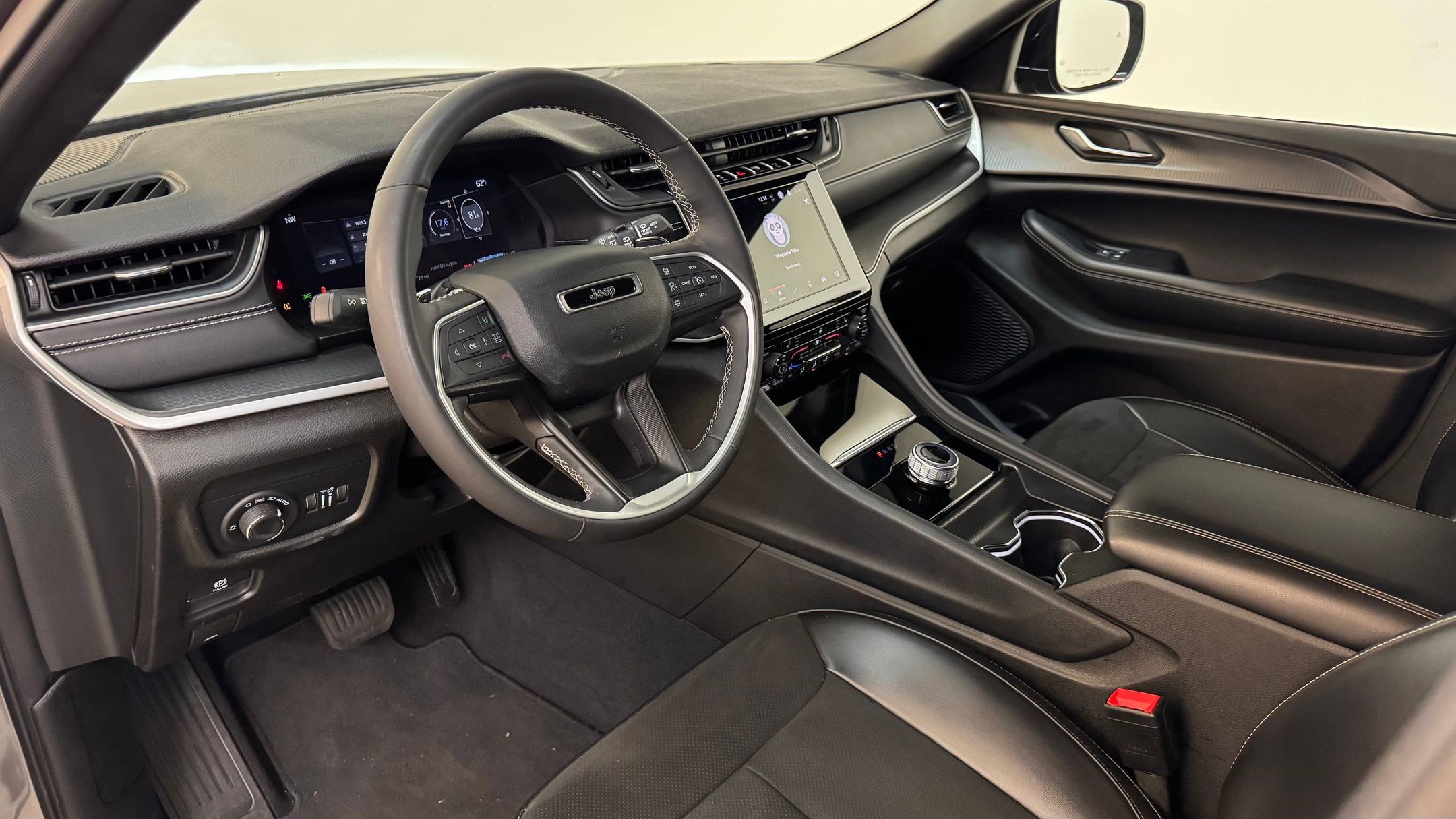 2024 Jeep Grand Cherokee Altitude photo 4