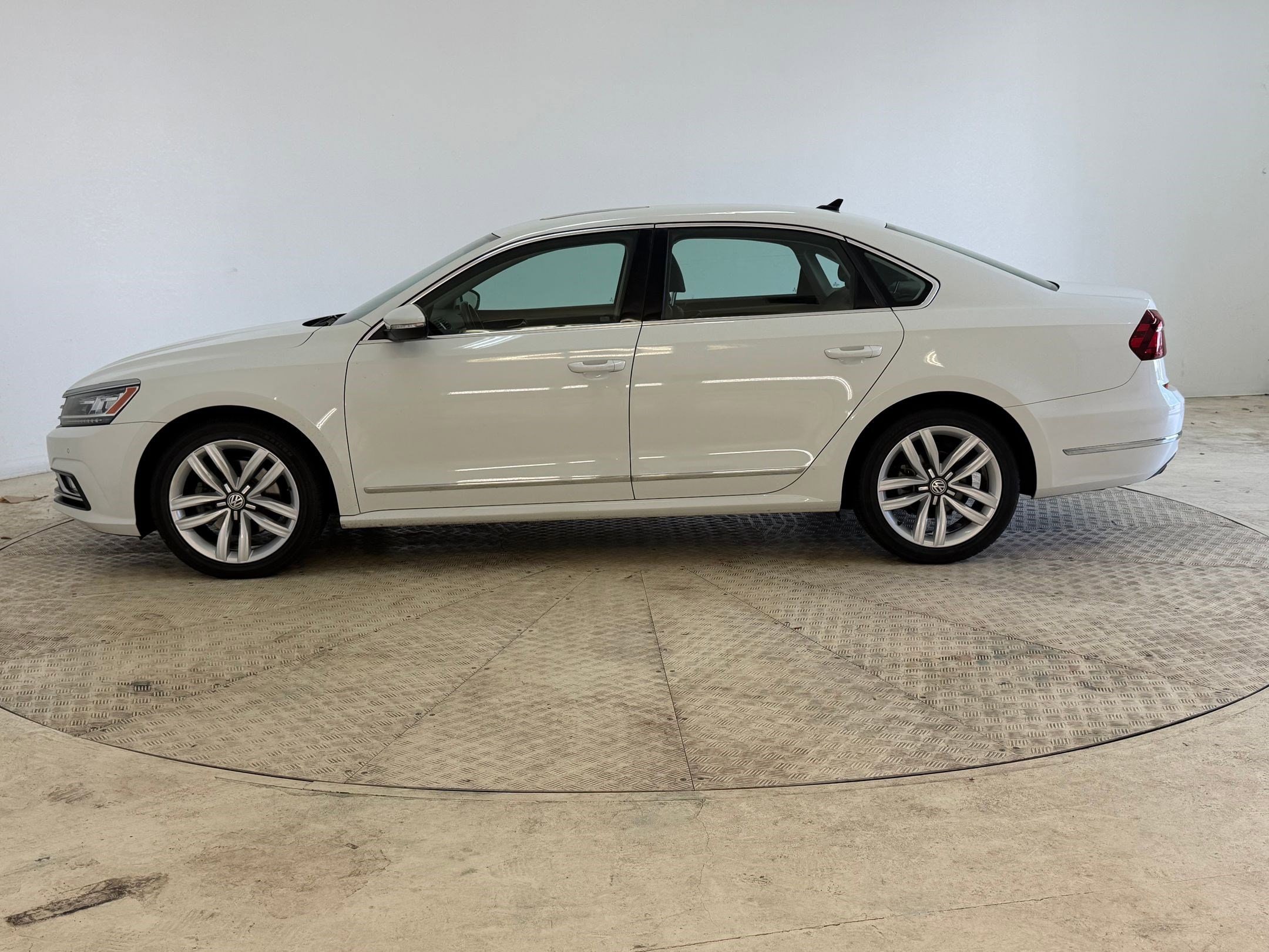Used 2017 Volkswagen Passat SE with VIN 1VWGT7A39HC003428 for sale in Pineville, NC