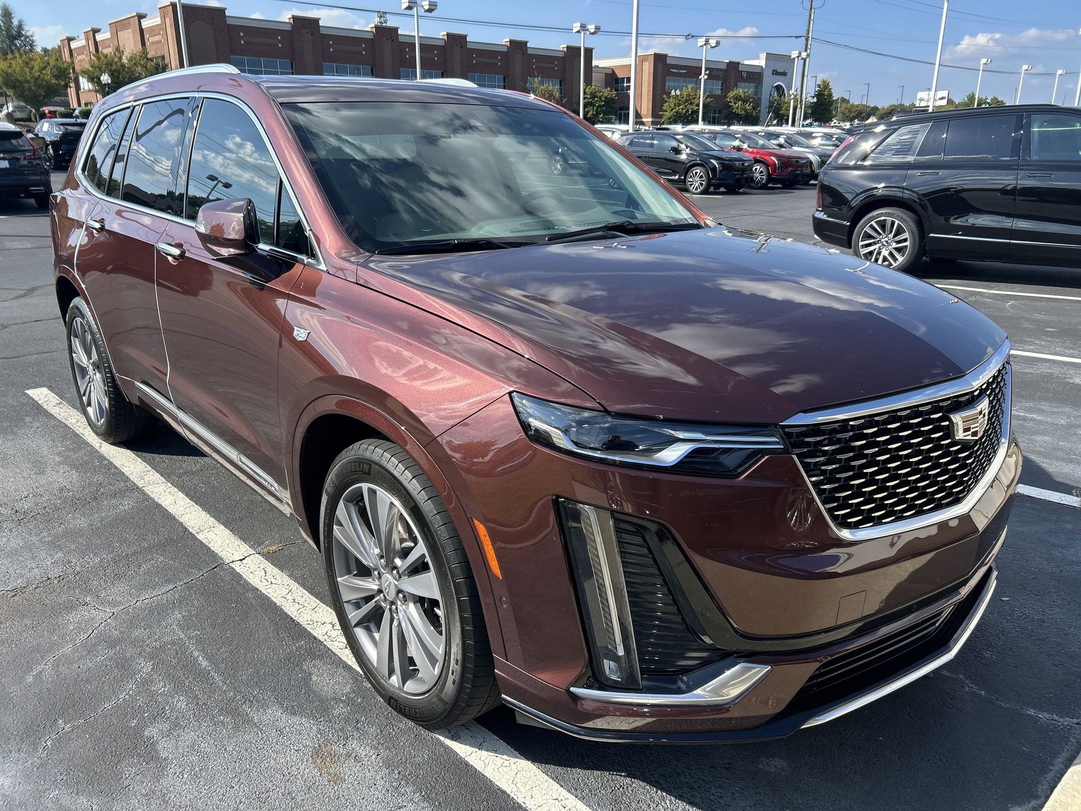 2022 Cadillac XT6 Premium Luxury photo 3