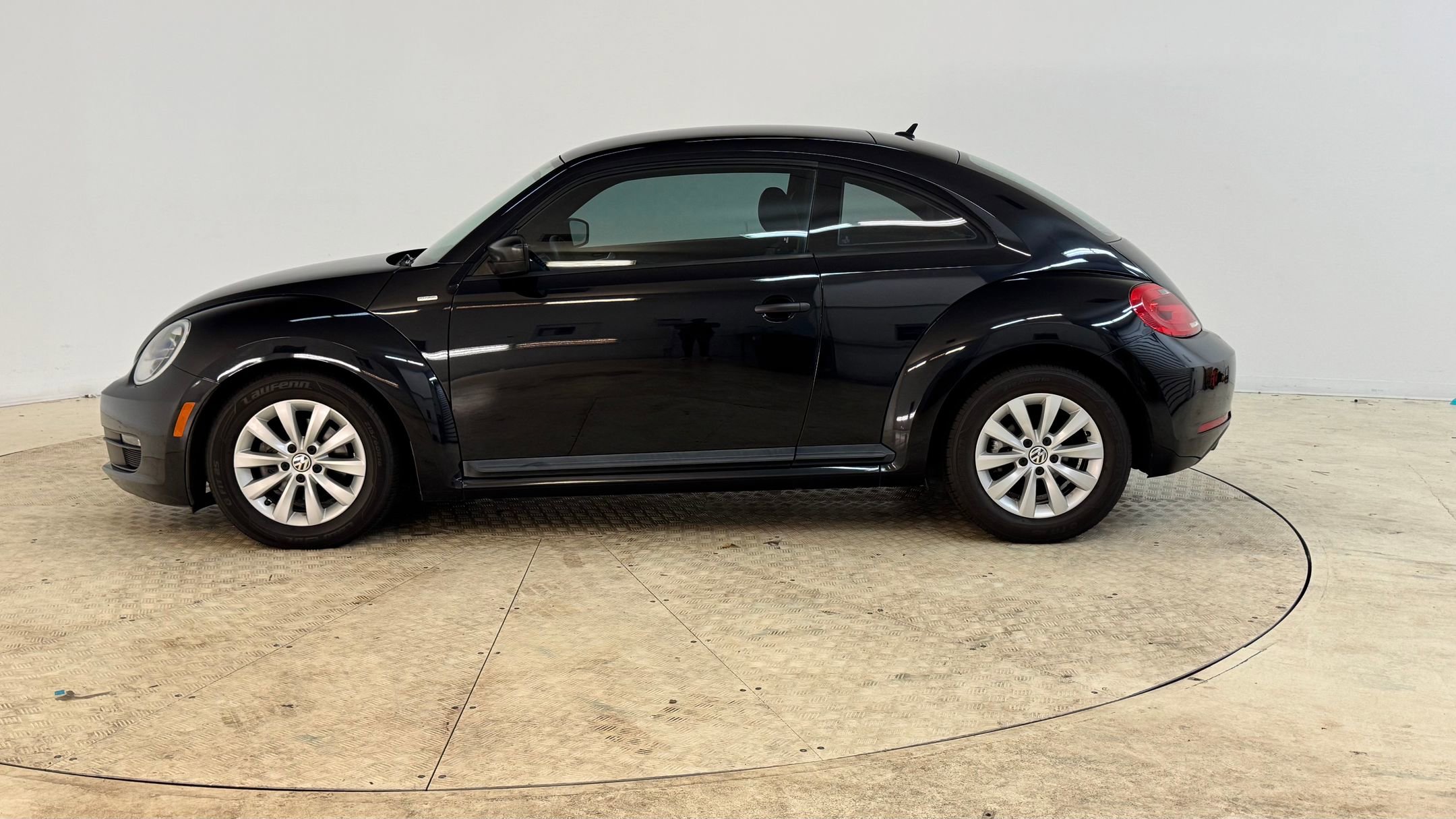 2016 Volkswagen Beetle 1.8T photo 2