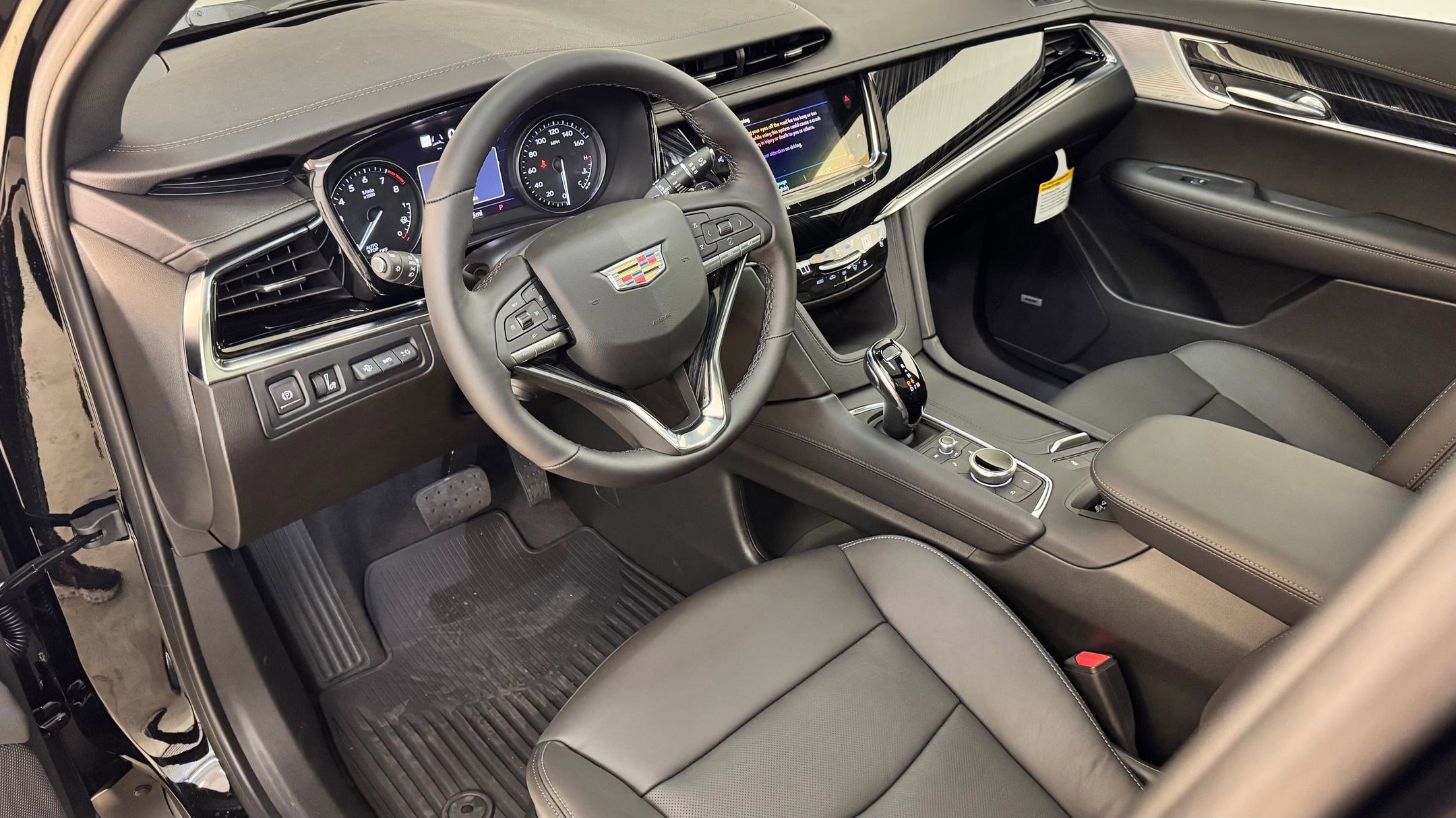 2025 Cadillac XT6 Premium Luxury photo 2