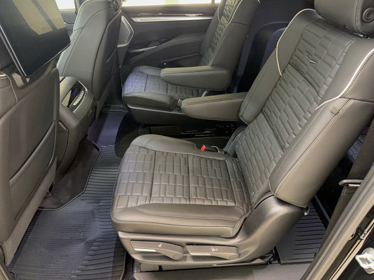 2026 Cadillac Escalade ESV Platinum Sport - Photo 25
