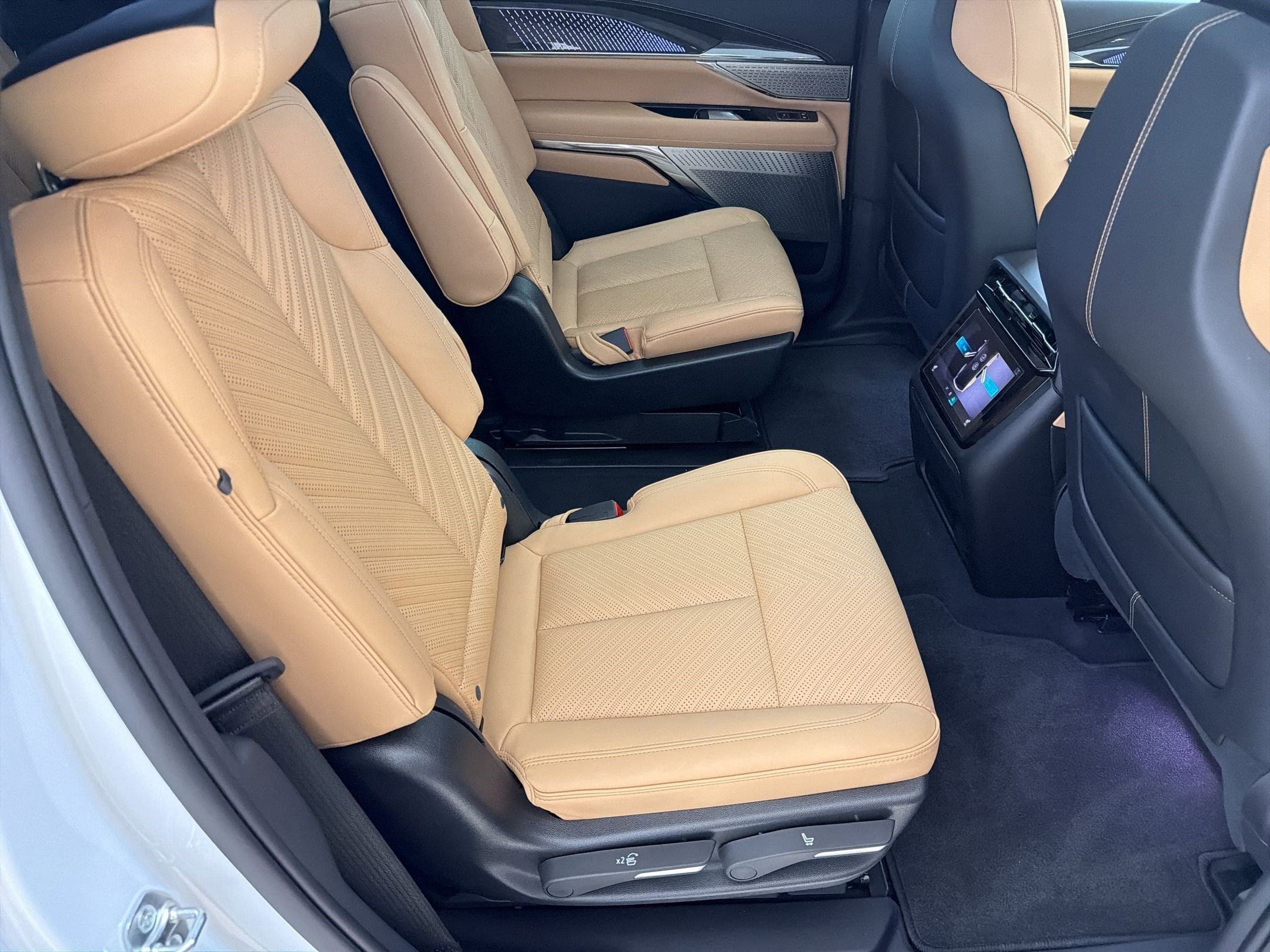 2025 Cadillac Escalade IQ Luxury 2 - Photo 27