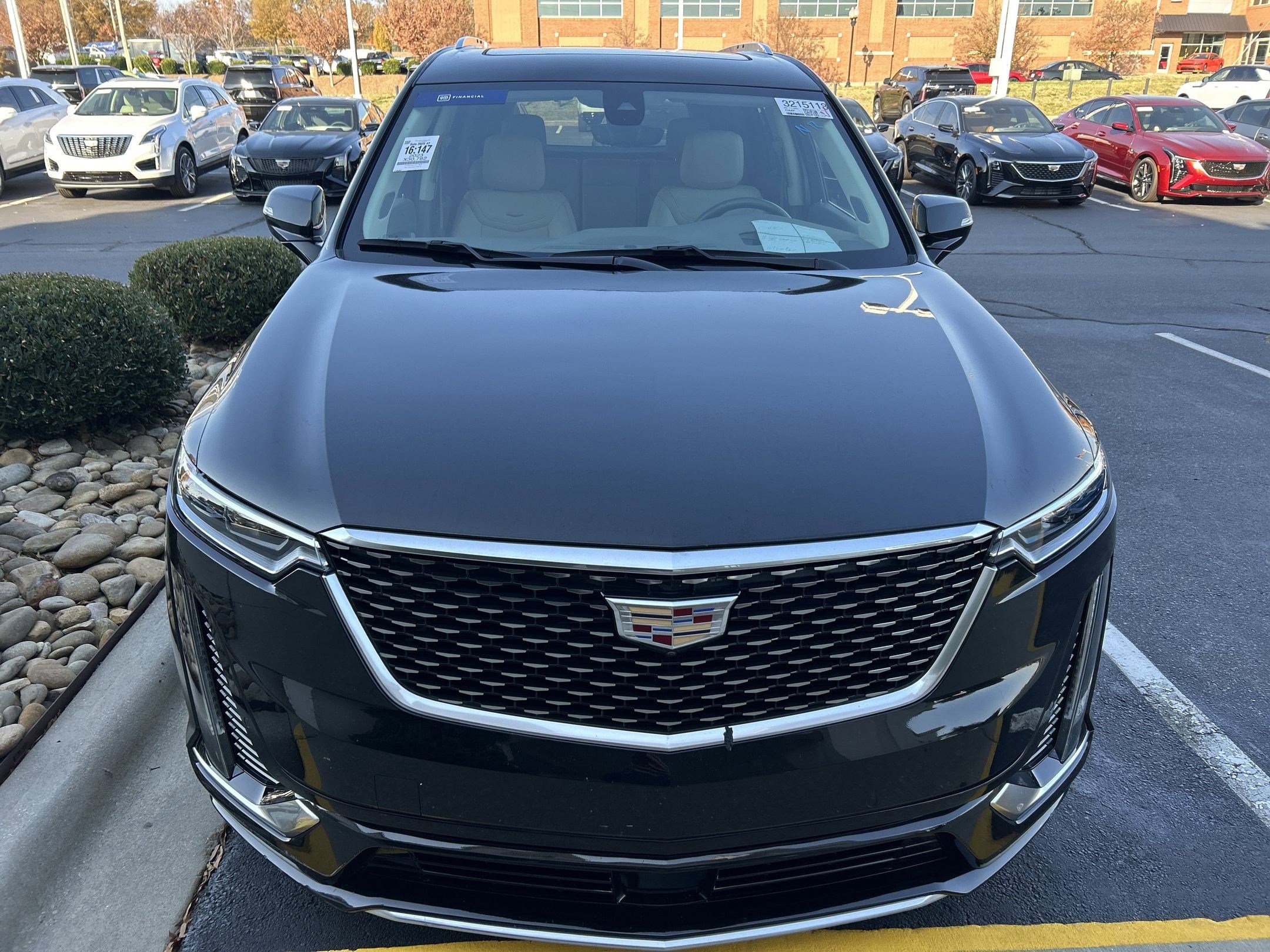2023 Cadillac XT6 Premium Luxury photo 3
