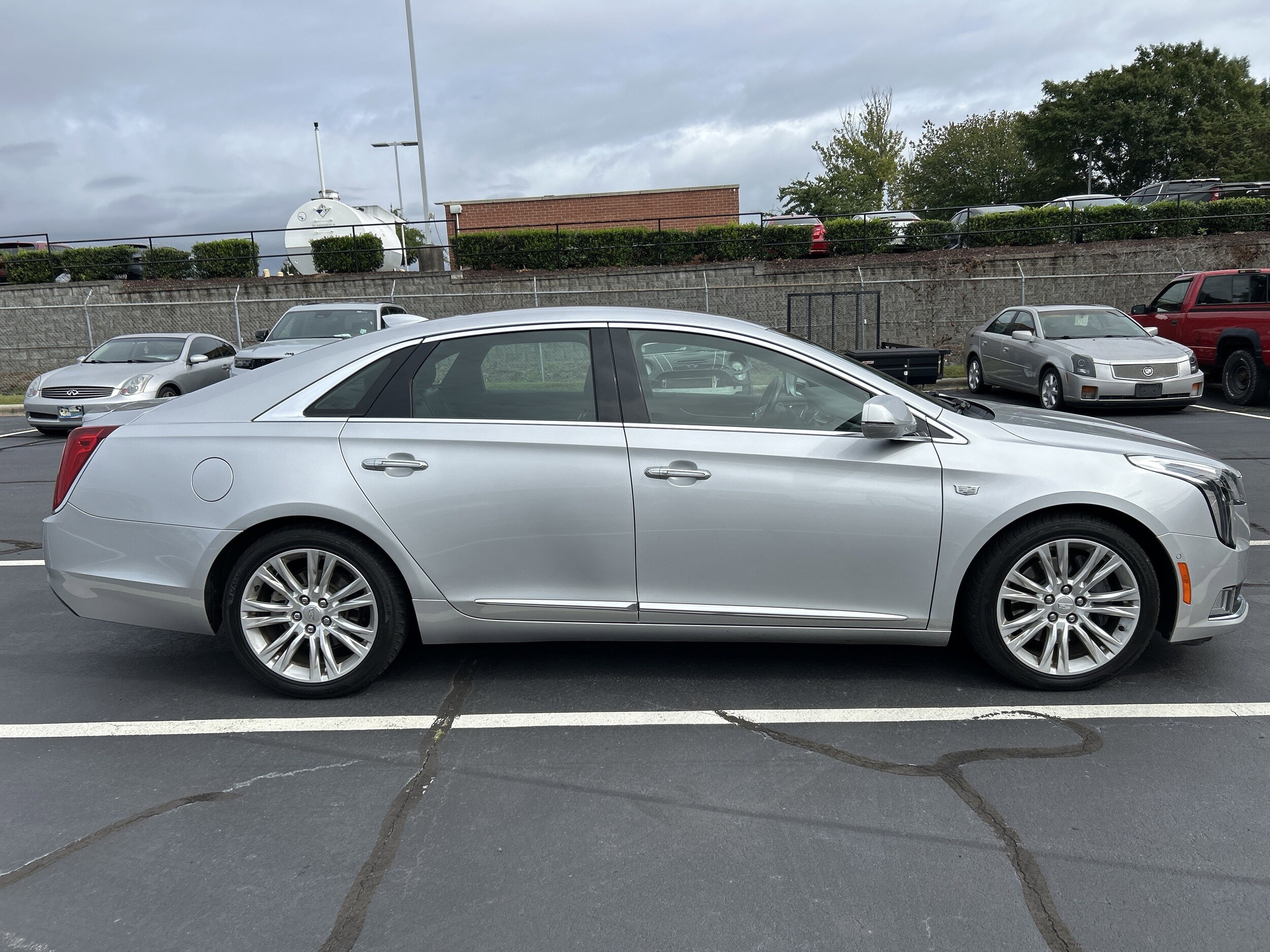 2019 Cadillac XTS Luxury photo 2