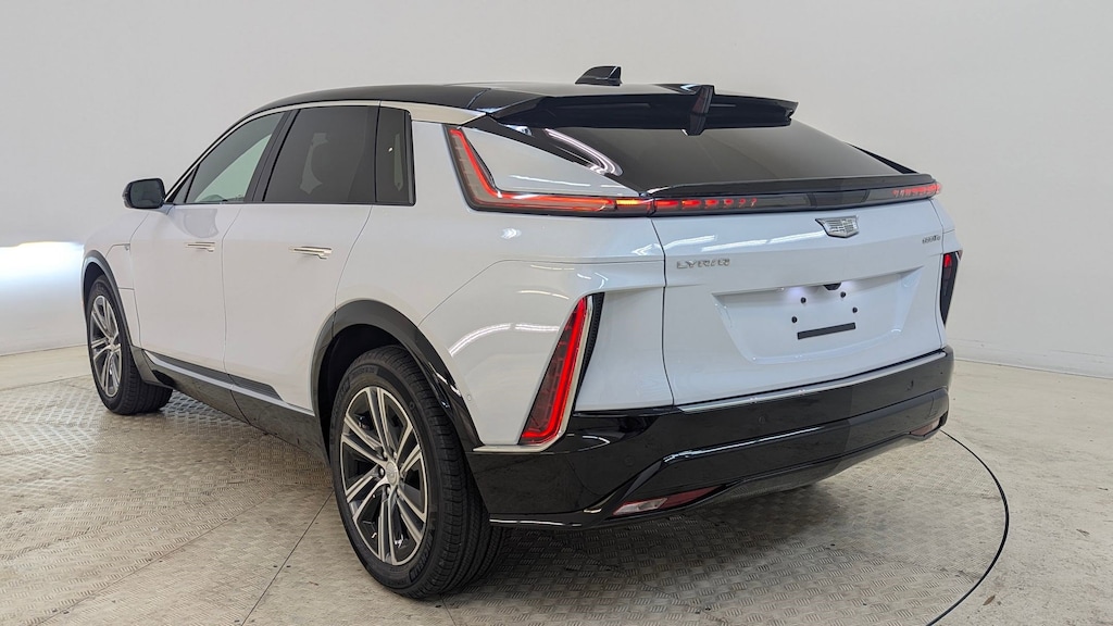 New 2026 CADILLAC LYRIQ Luxury SUV