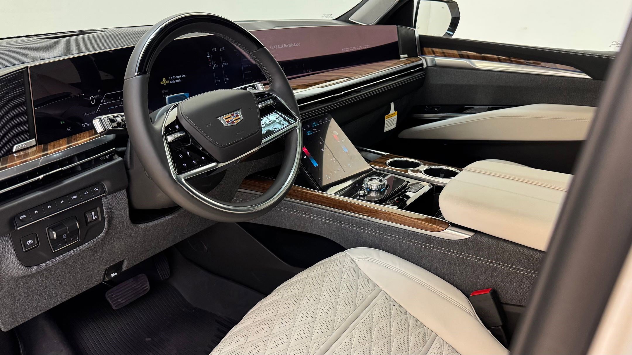 2025 Cadillac Escalade Sport Platinum photo 4