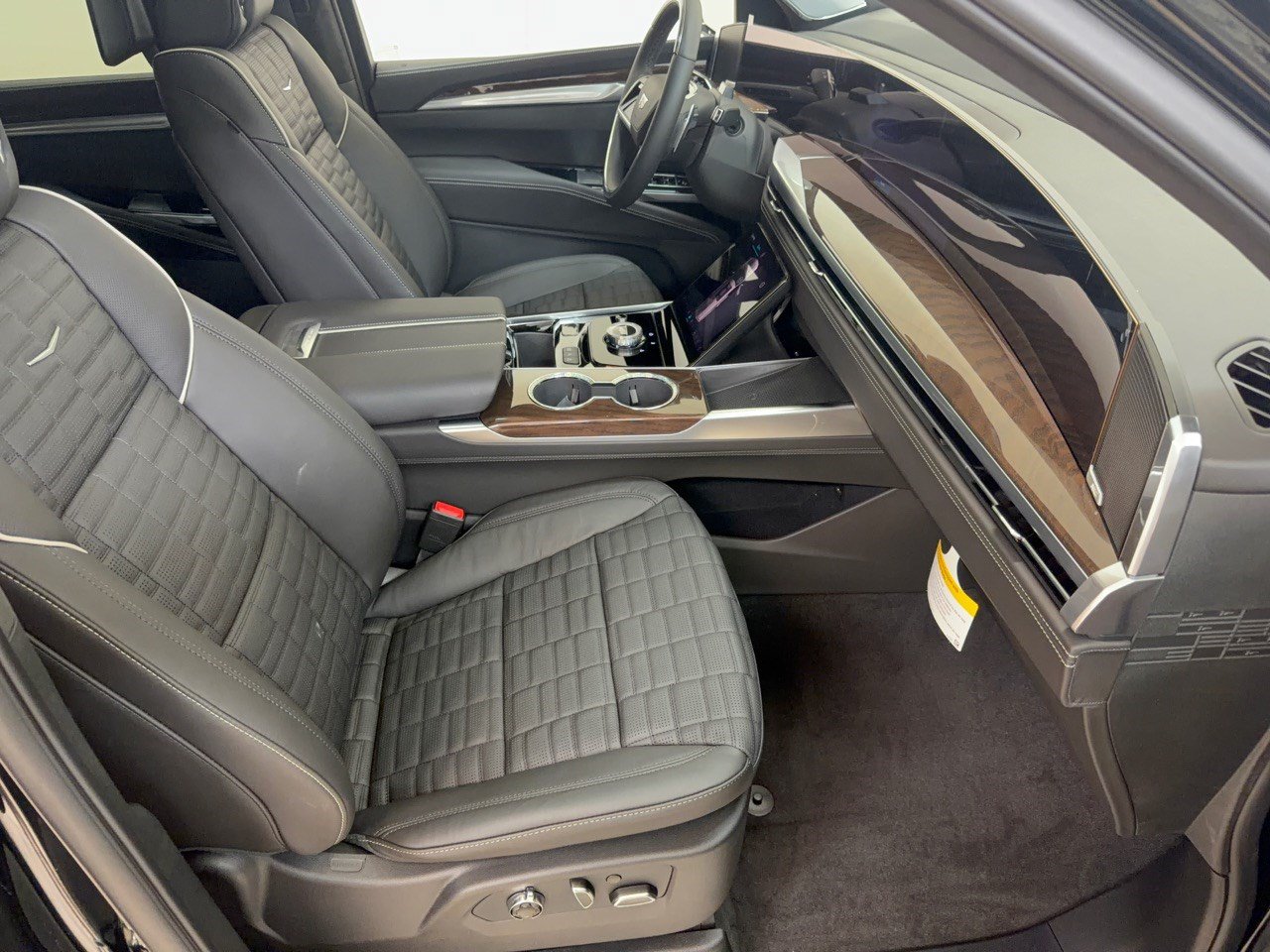 2026 Cadillac Escalade Platinum Sport - Photo 30