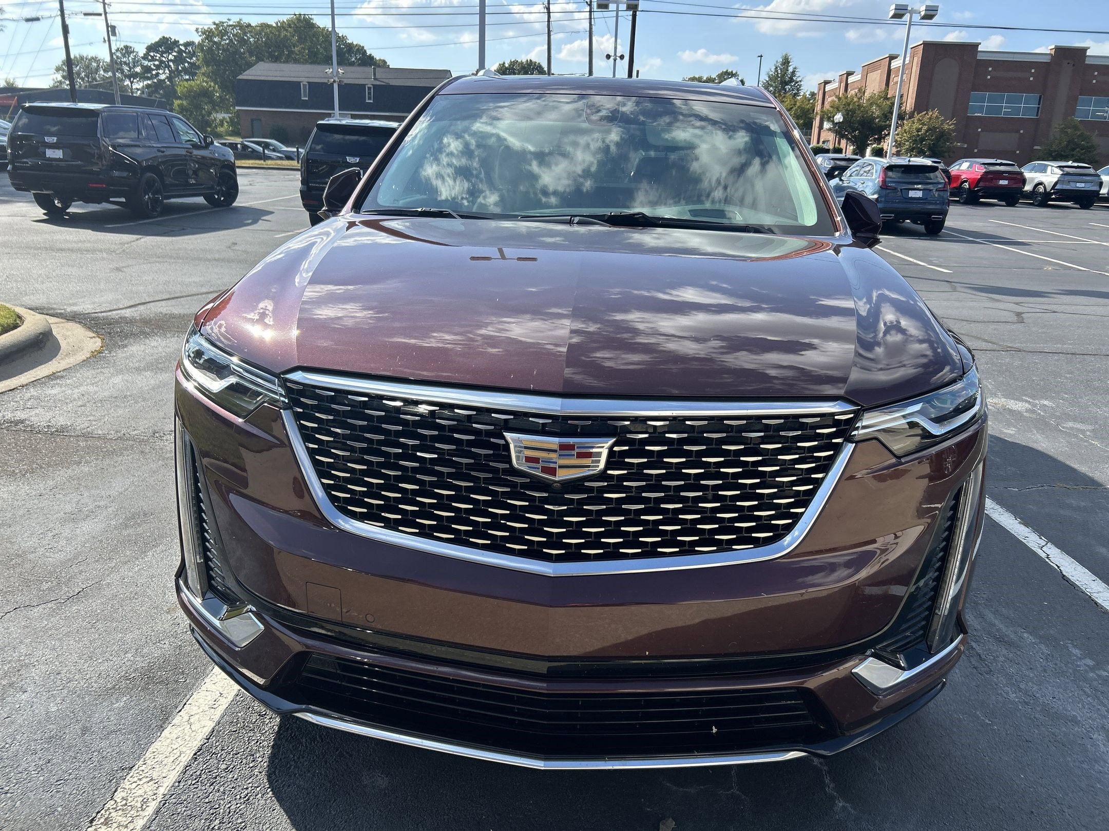 2022 Cadillac XT6 Premium Luxury photo 2