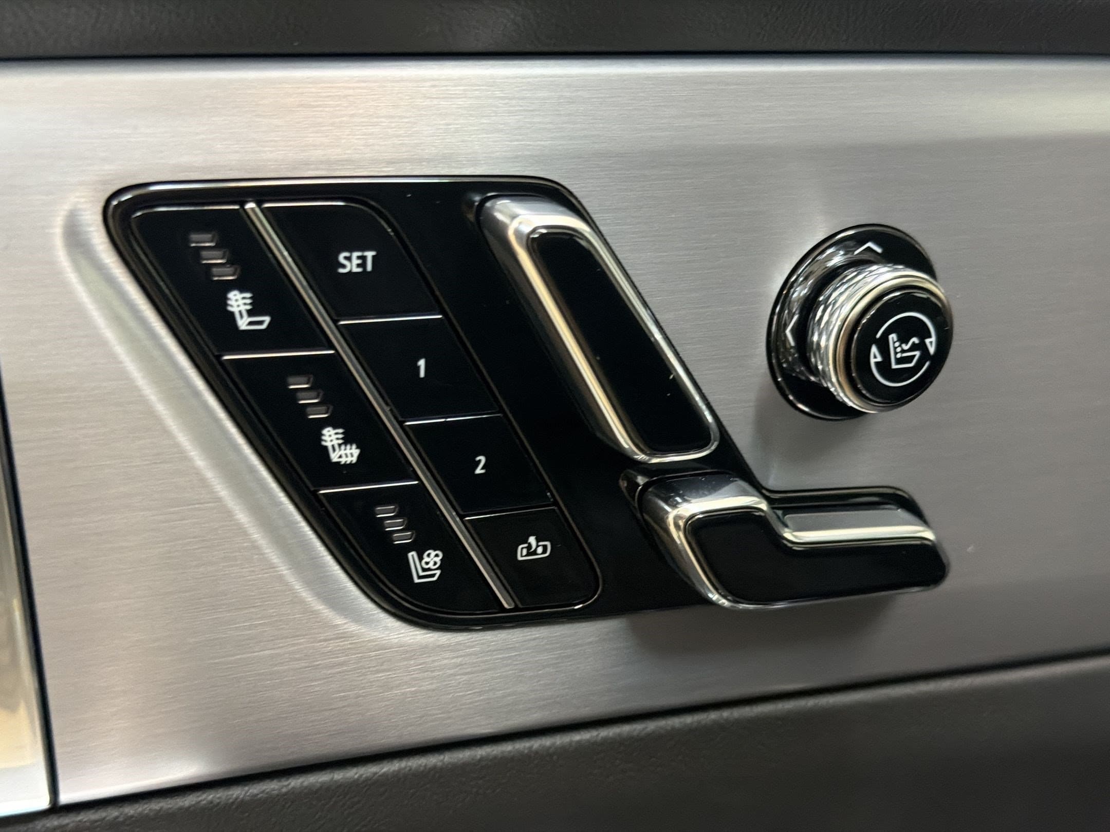 2027 Cadillac VISTIQ Sport - Photo 16