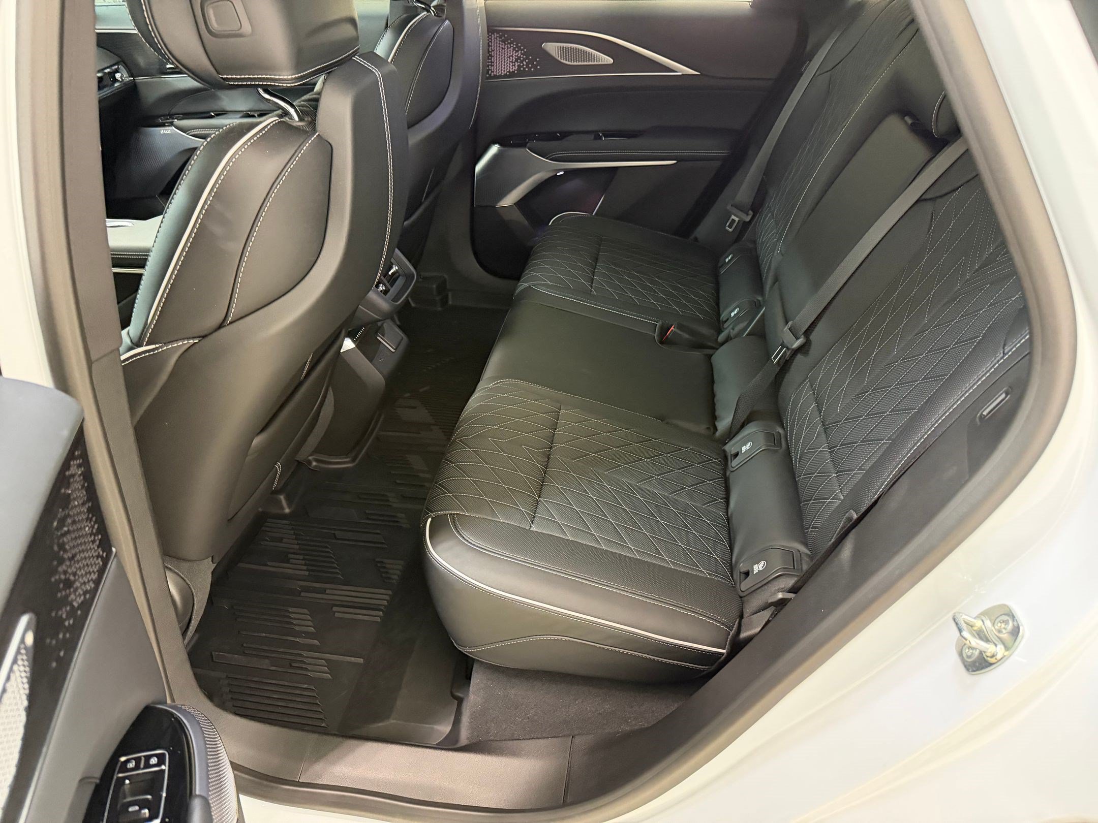 2026 Cadillac LYRIQ V Premium - Photo 22