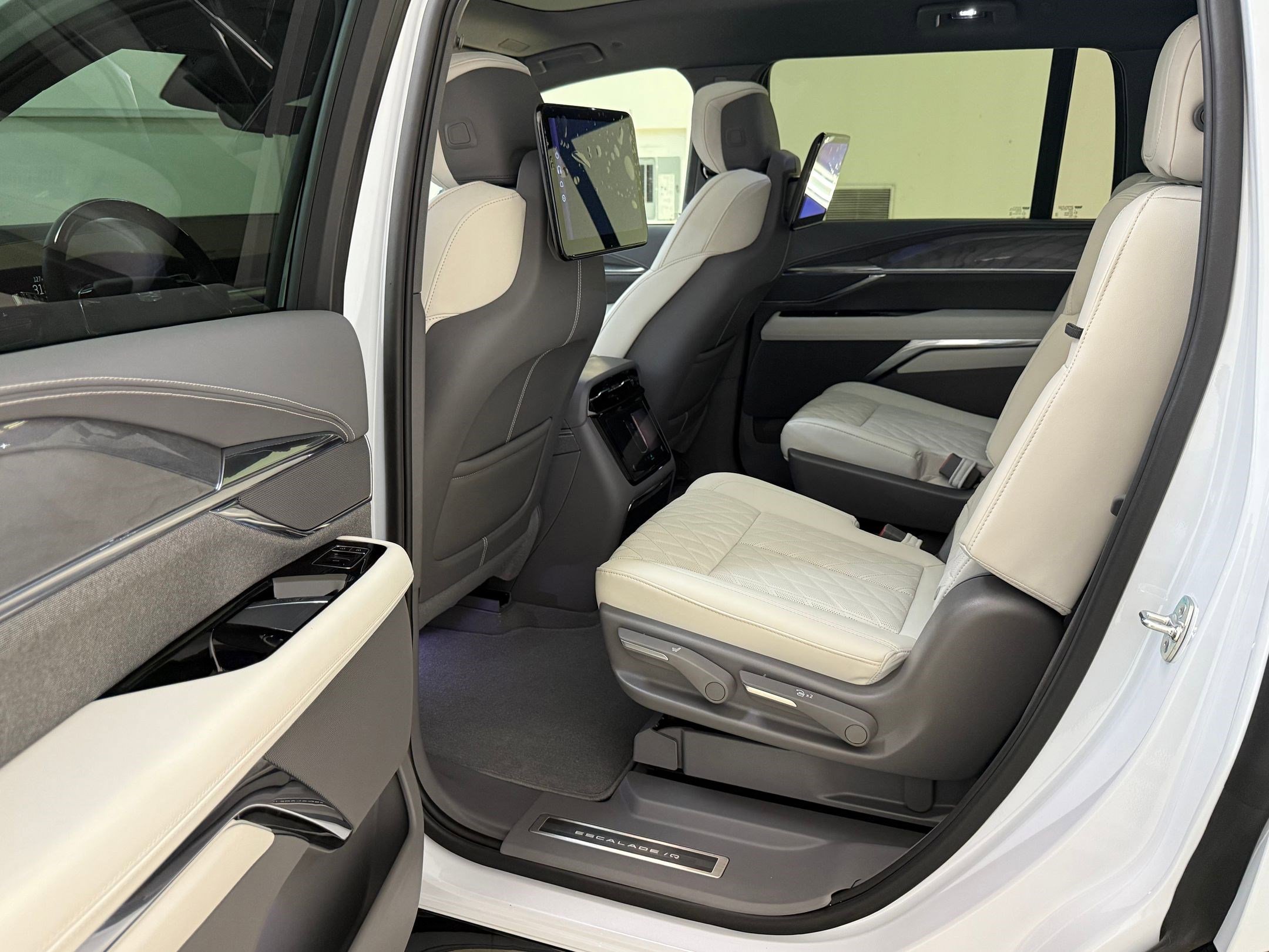 2026 Cadillac Escalade IQL Luxury - Photo 14