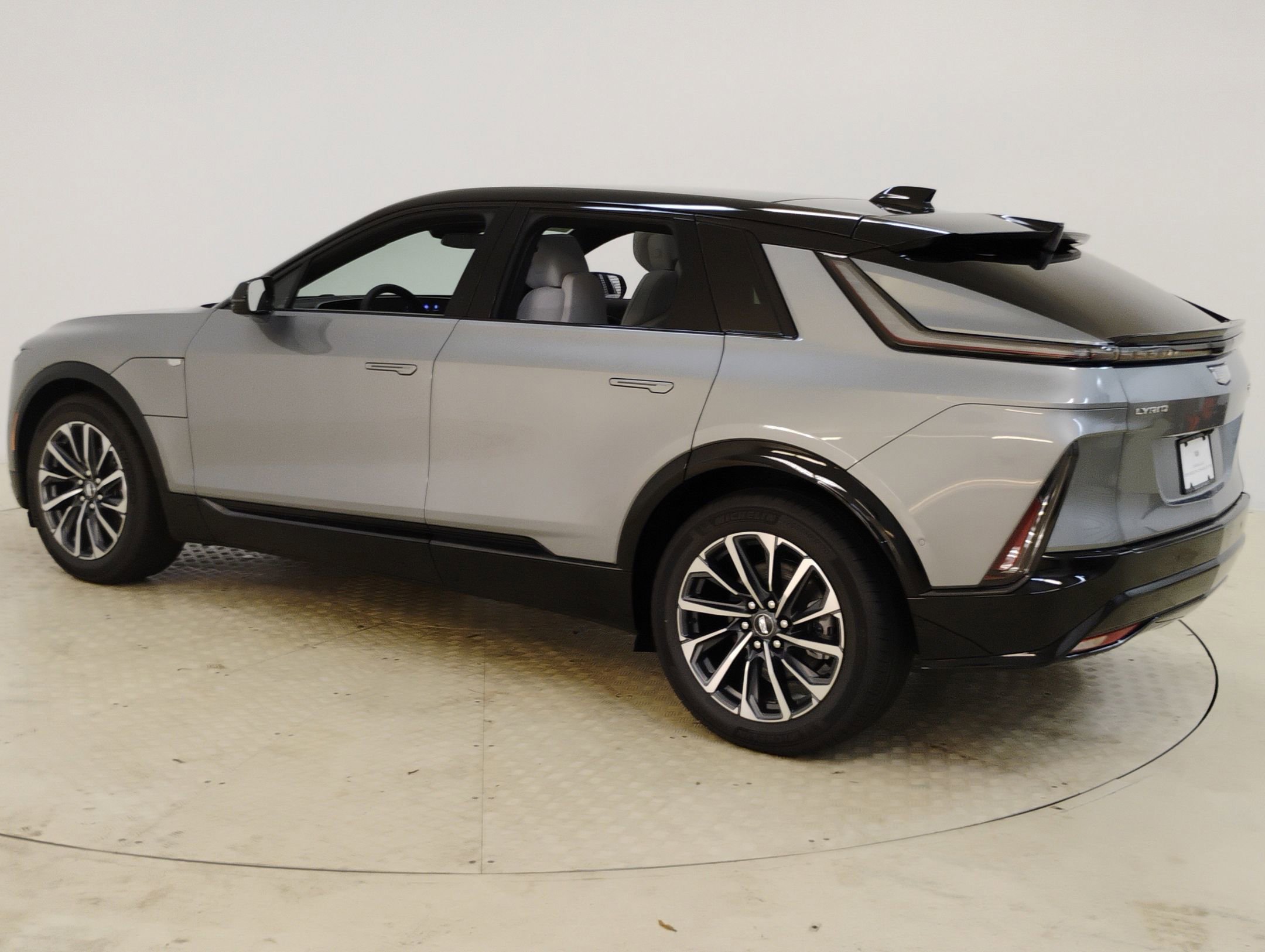 2025 Cadillac Lyriq Sport photo 3