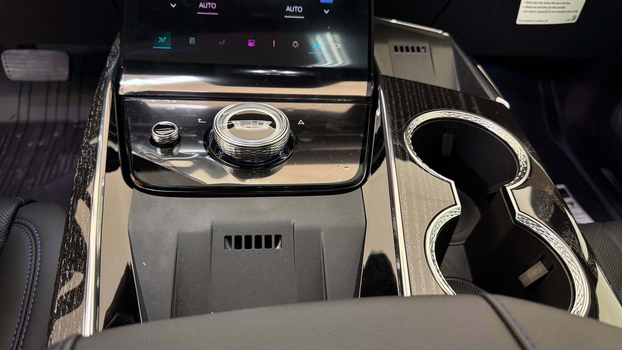 2026 Cadillac Escalade IQ Sport - Photo 20