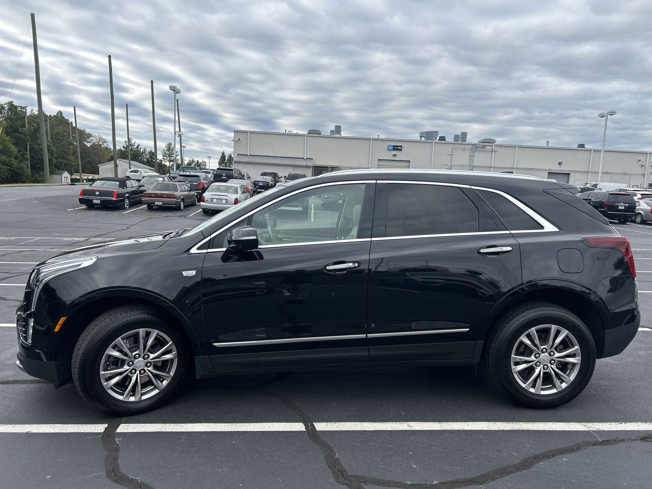 2022 Cadillac XT5 Premium Luxury photo 2