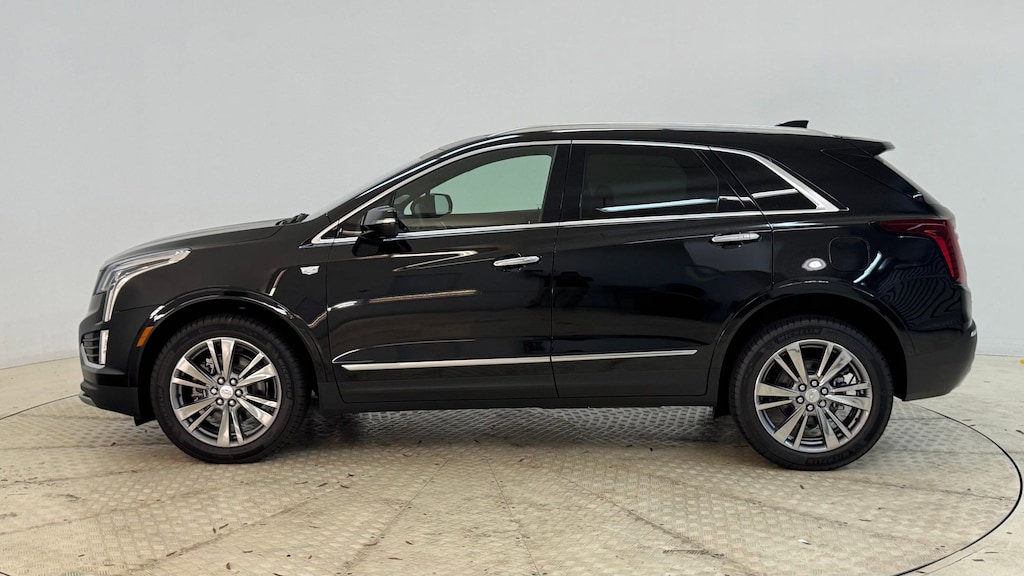 New 2025 CADILLAC XT5 Premium Luxury SUV