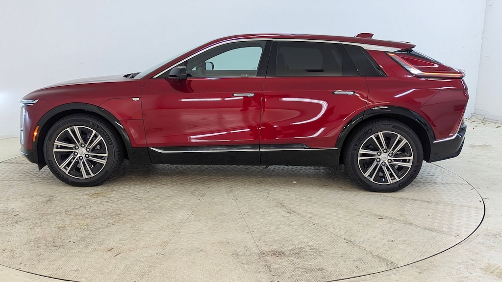 New 2025 CADILLAC LYRIQ Luxury 1 SUV