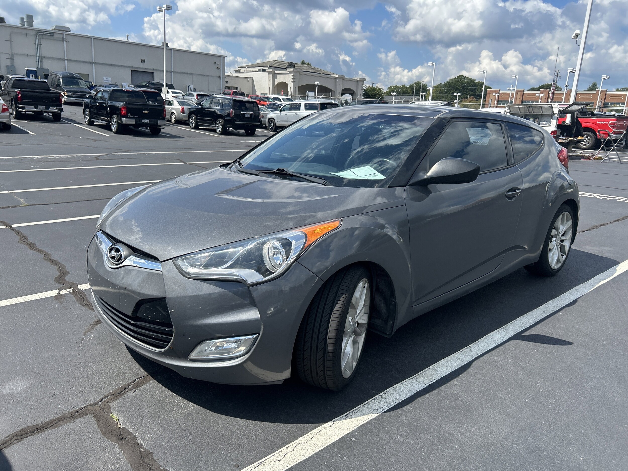 2015 Hyundai Veloster Base photo 3