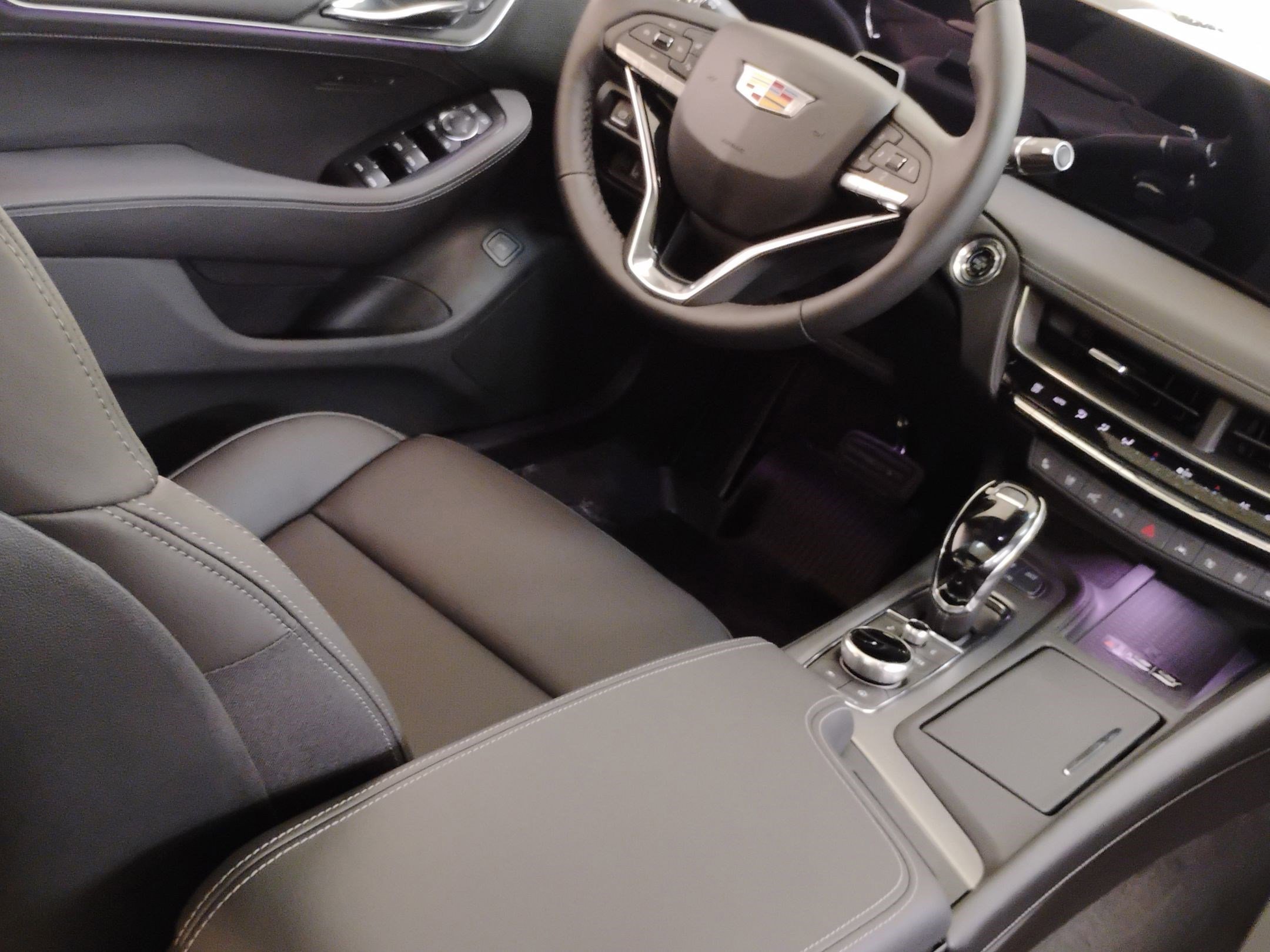 2025 Cadillac CT5 Premium Luxury photo 4