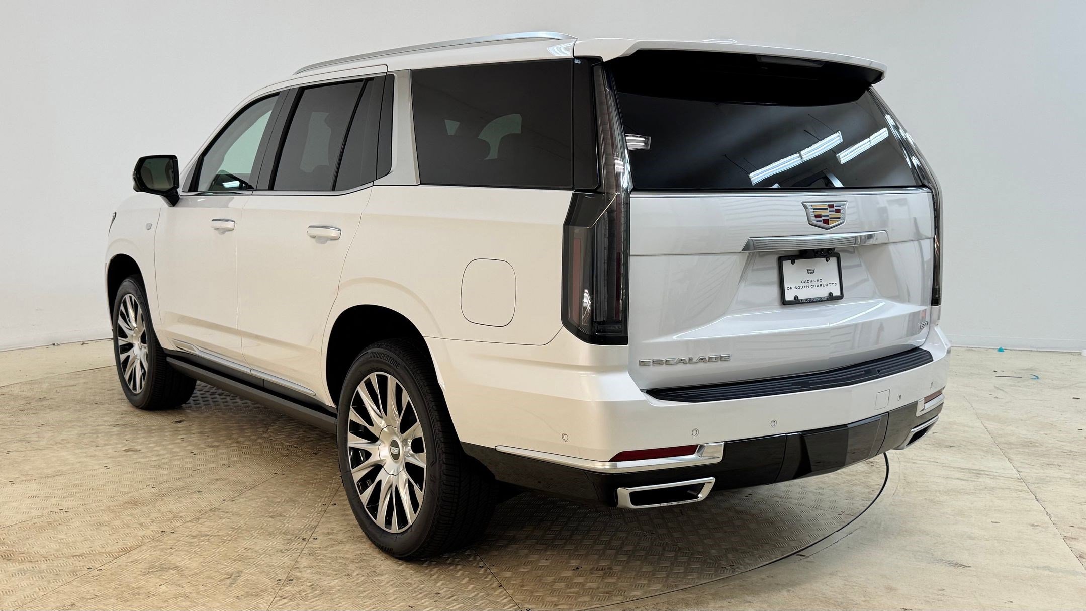 2025 Cadillac Escalade Premium Luxury Platinum photo 3