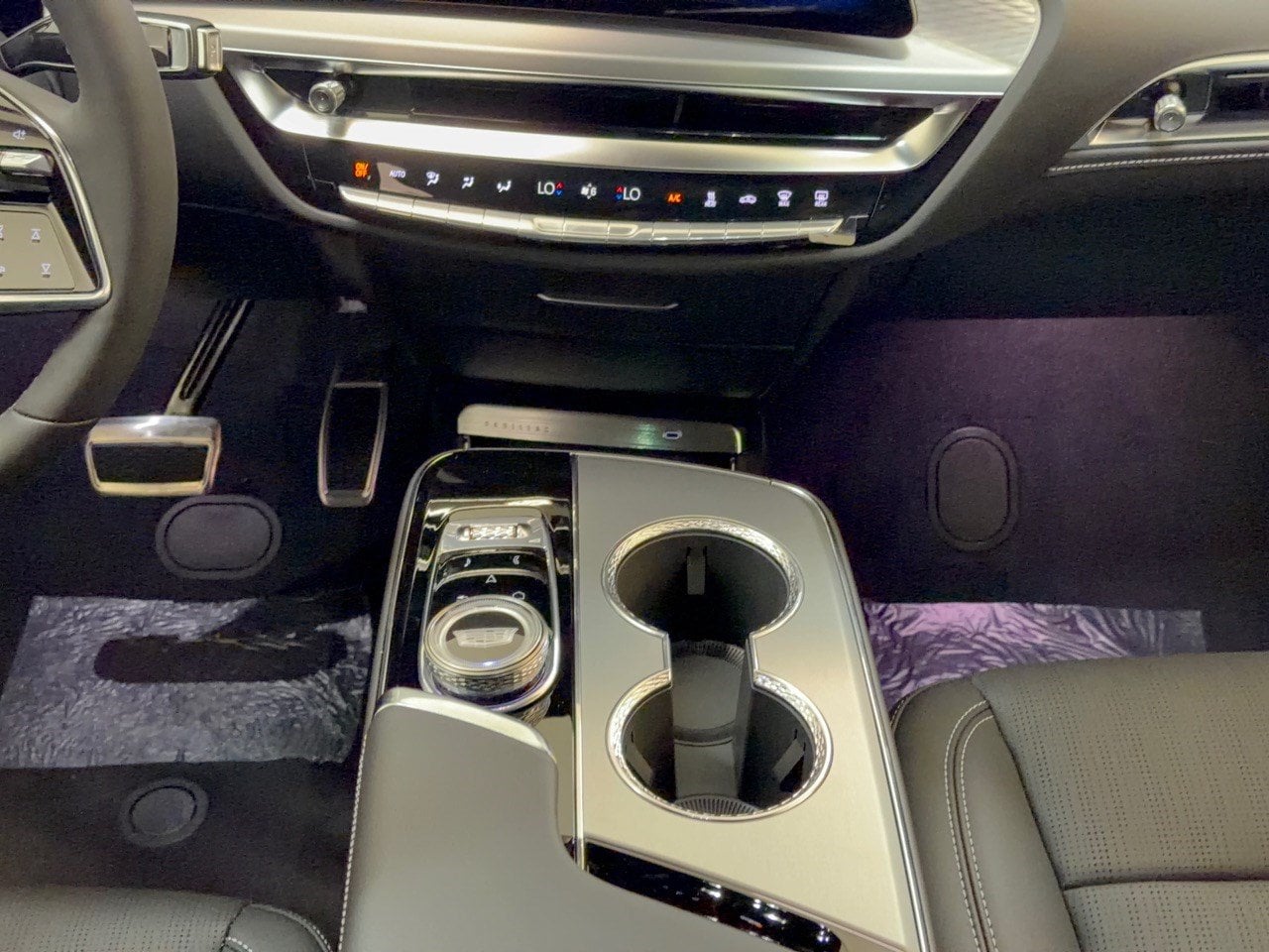 2027 Cadillac LYRIQ Luxury - Photo 22
