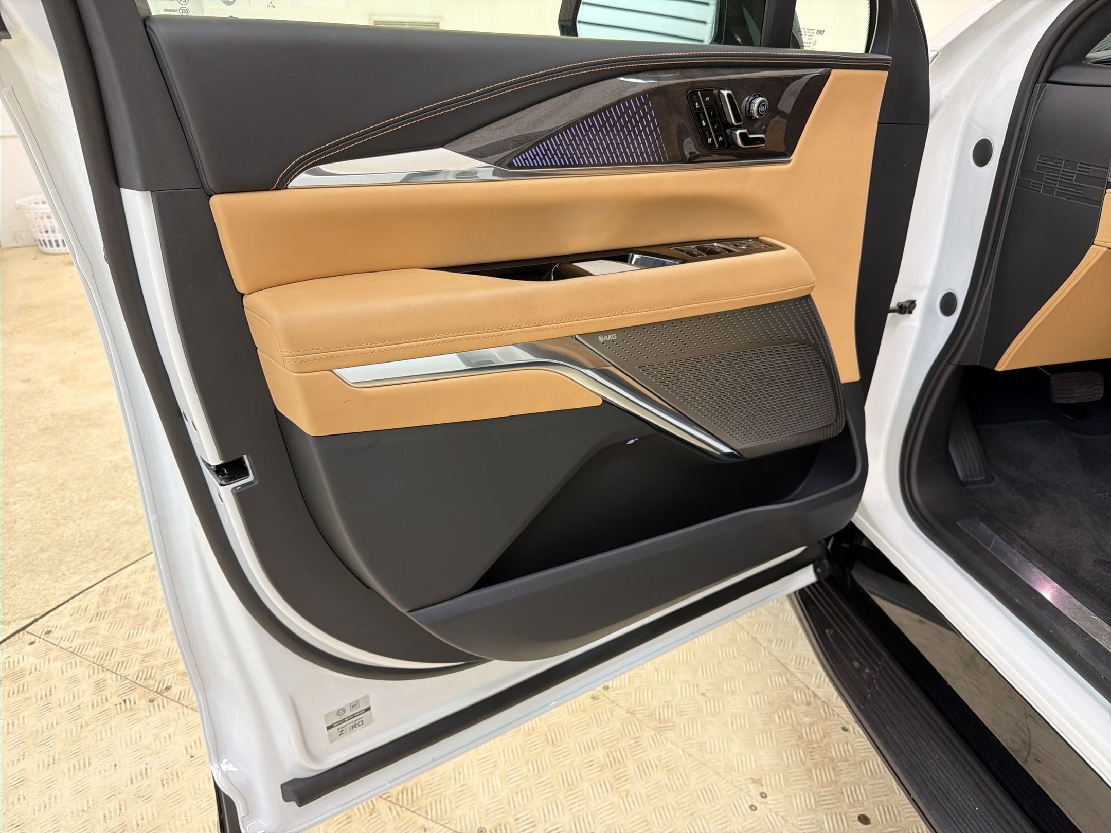2025 Cadillac Escalade IQ Luxury 2 - Photo 13