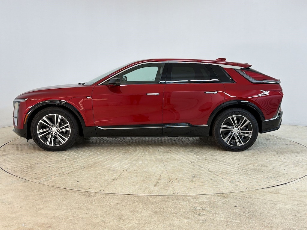 New 2026 CADILLAC LYRIQ Luxury SUV