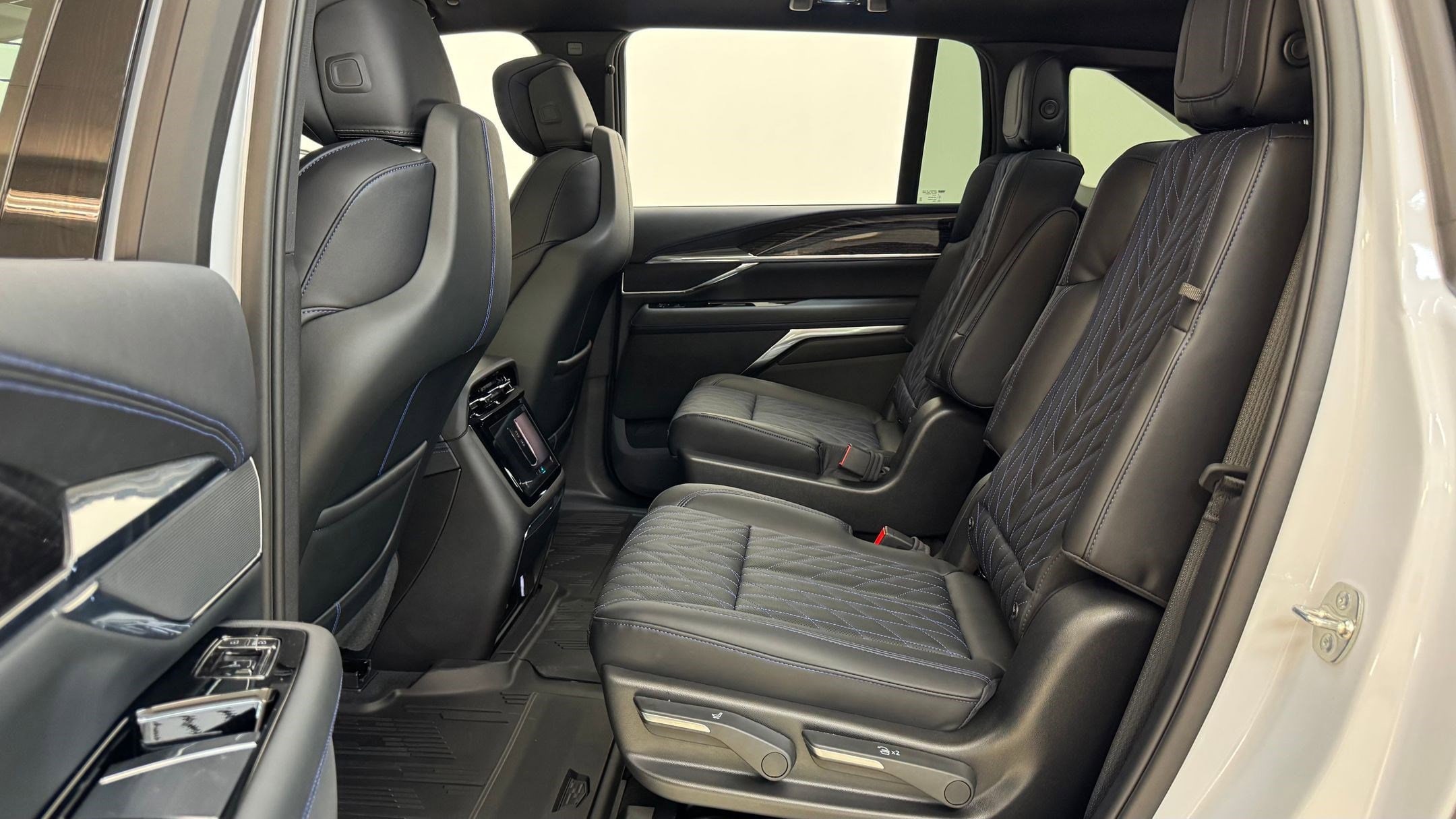 2026 Cadillac Escalade IQ Sport - Photo 15
