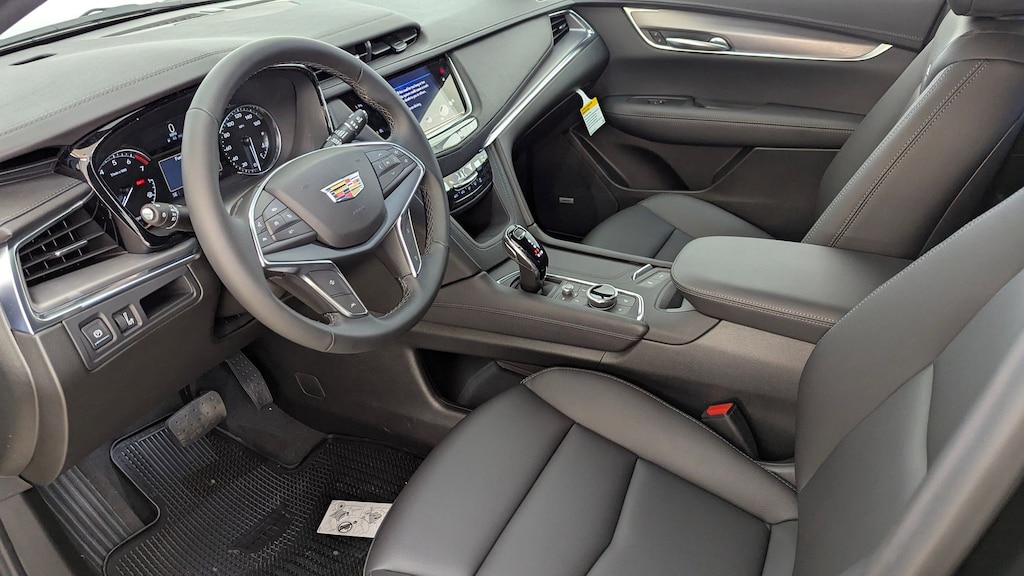 New 2026 CADILLAC XT5 Luxury SUV