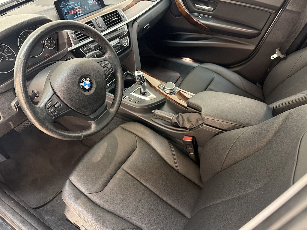 Used 2017 BMW 3 Series 320i