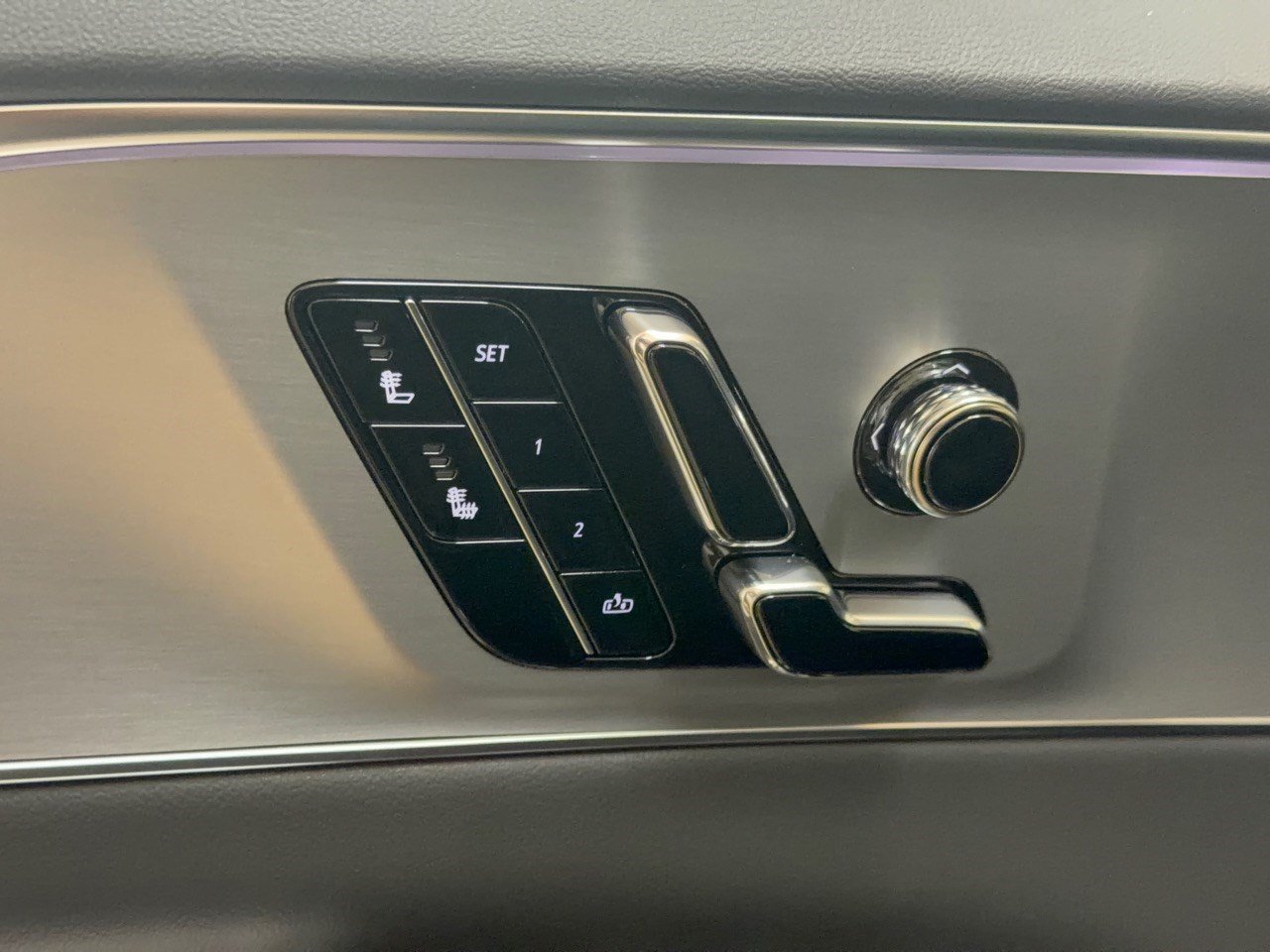 2027 Cadillac LYRIQ Luxury - Photo 16