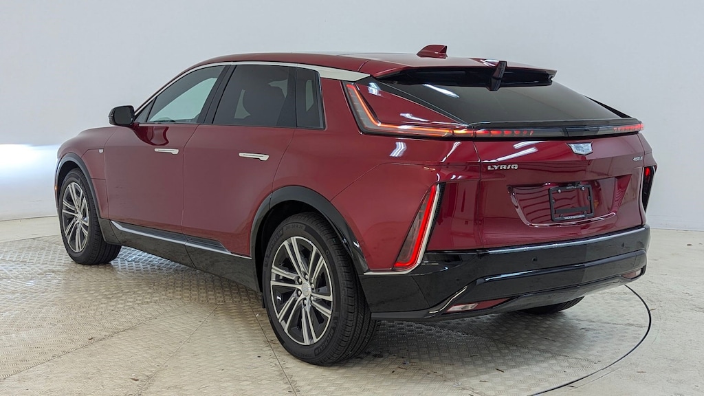 New 2025 CADILLAC LYRIQ Luxury 1 SUV